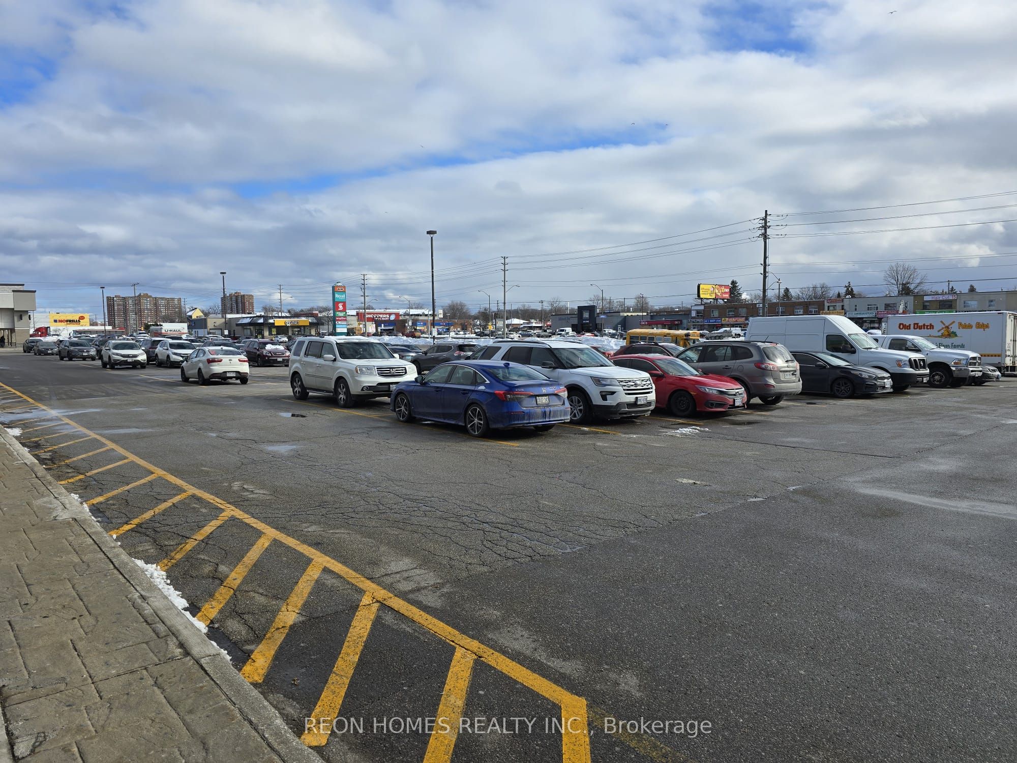 2648 Eglinton Avenue Property Photo 8
