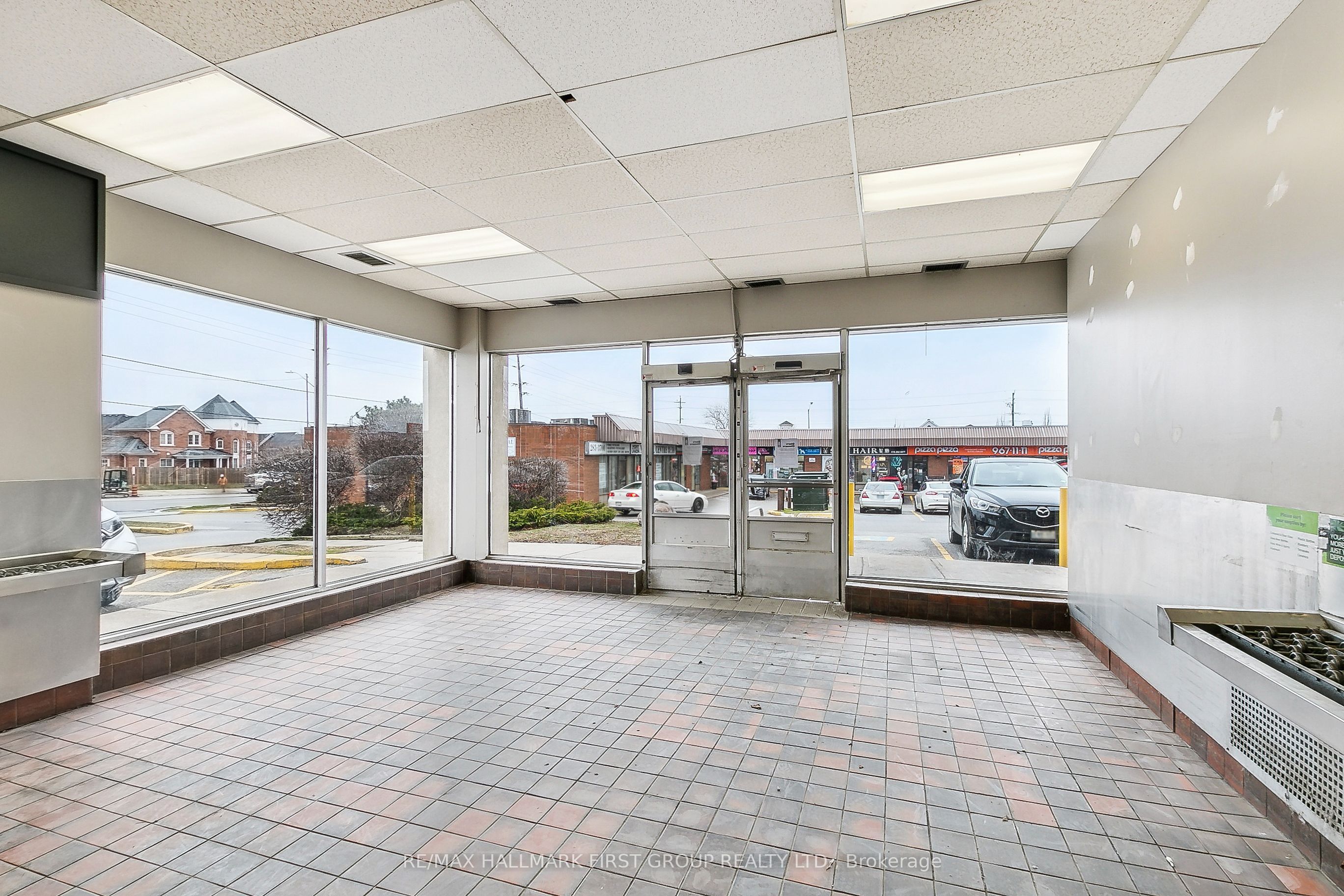 5544 Lawrence Avenue Property Photo 5