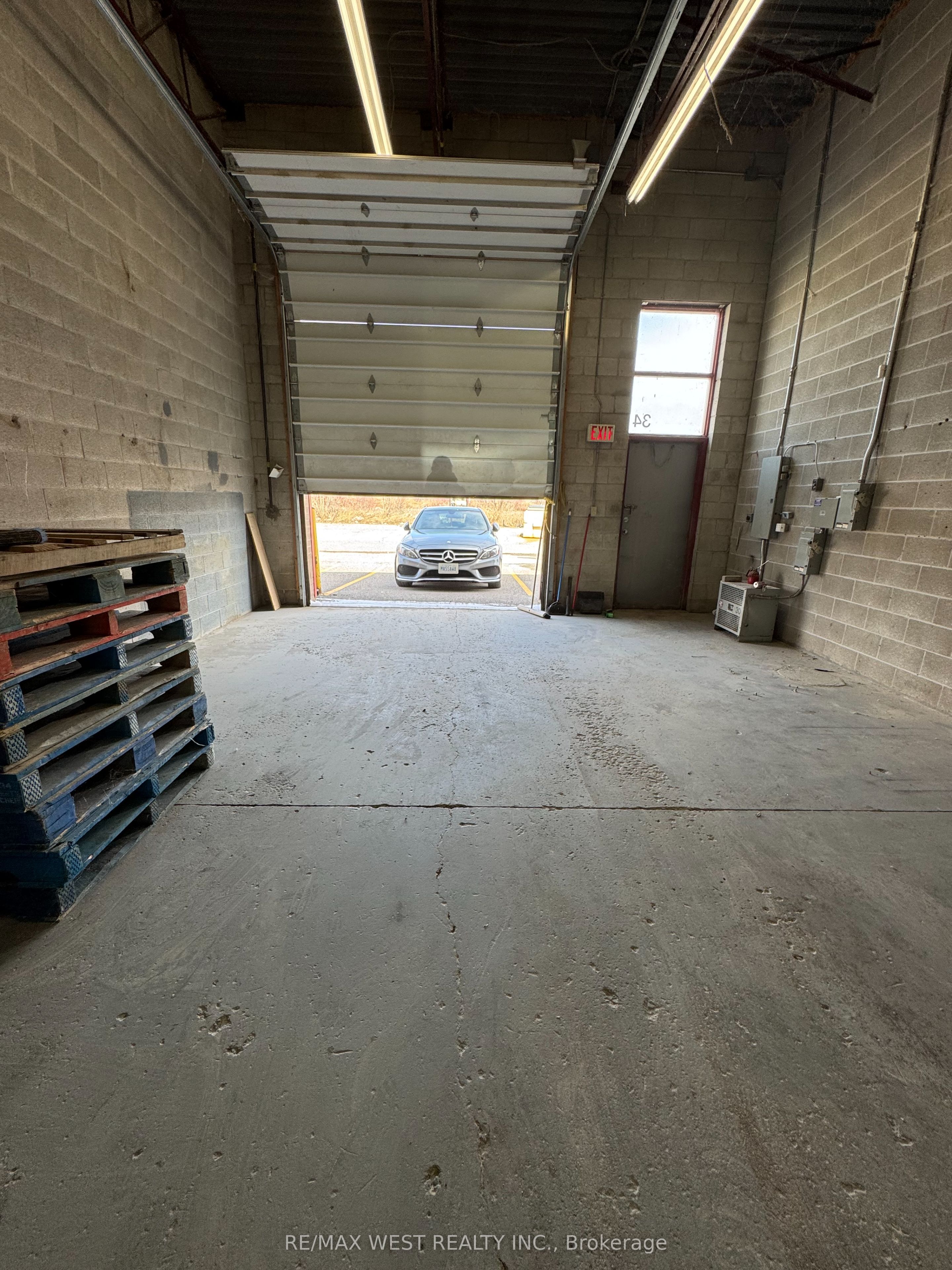 #34 - 5310 Finch Avenue Property Photo 8