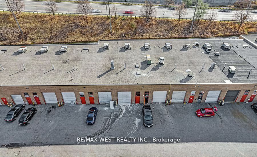 #34 - 5310 Finch Avenue Property Photo 10