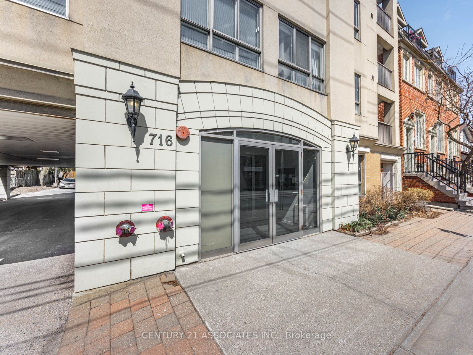 #503 - 716 Kingston Road Property Photo 1