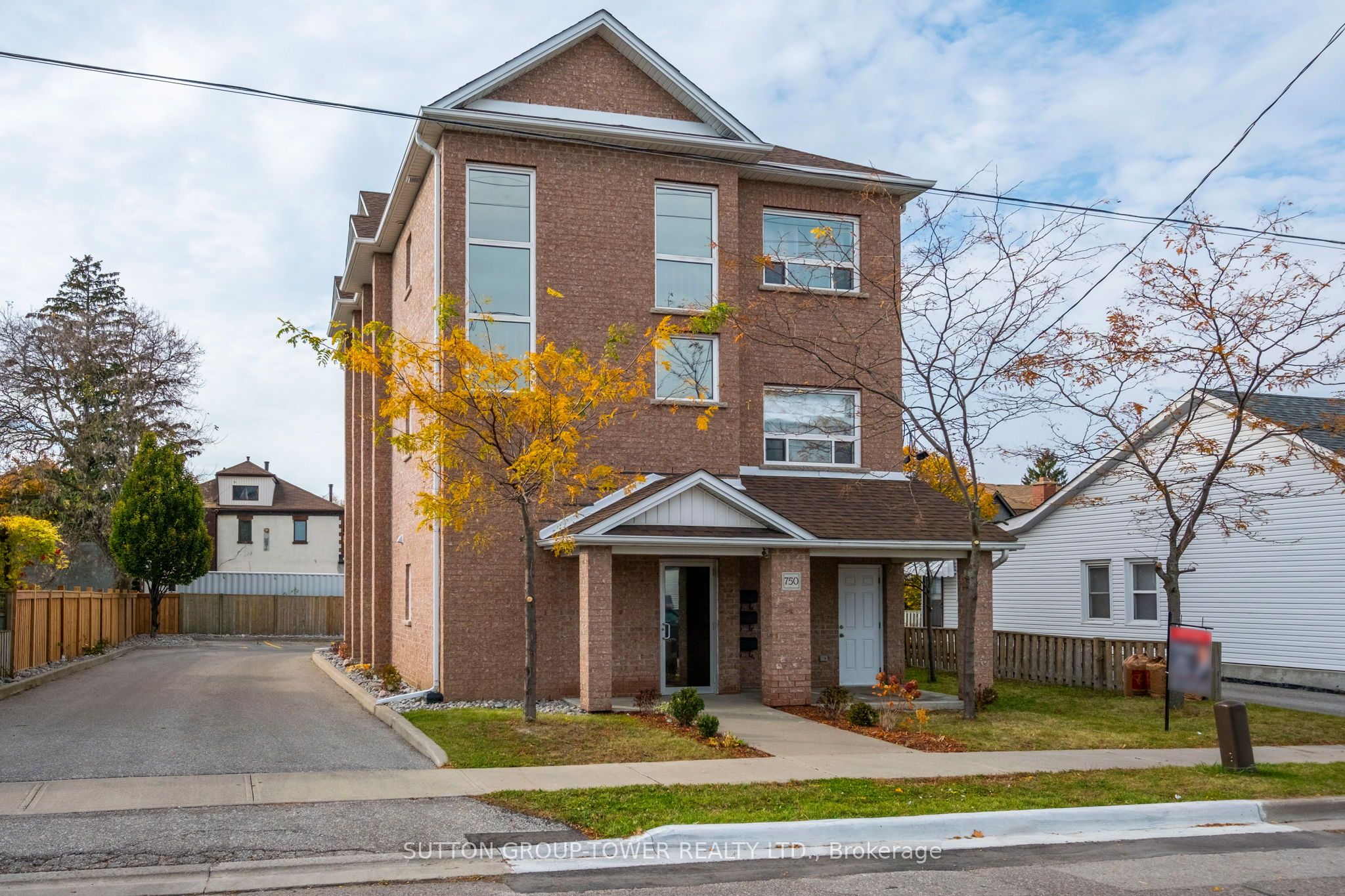 750 Albert Street Property Photo 1