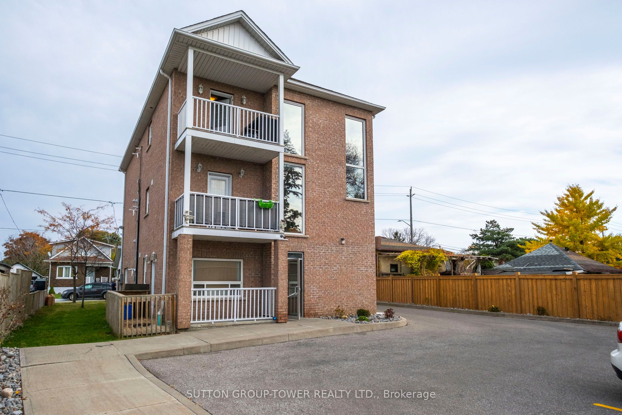 750 Albert Street Property Photo 2