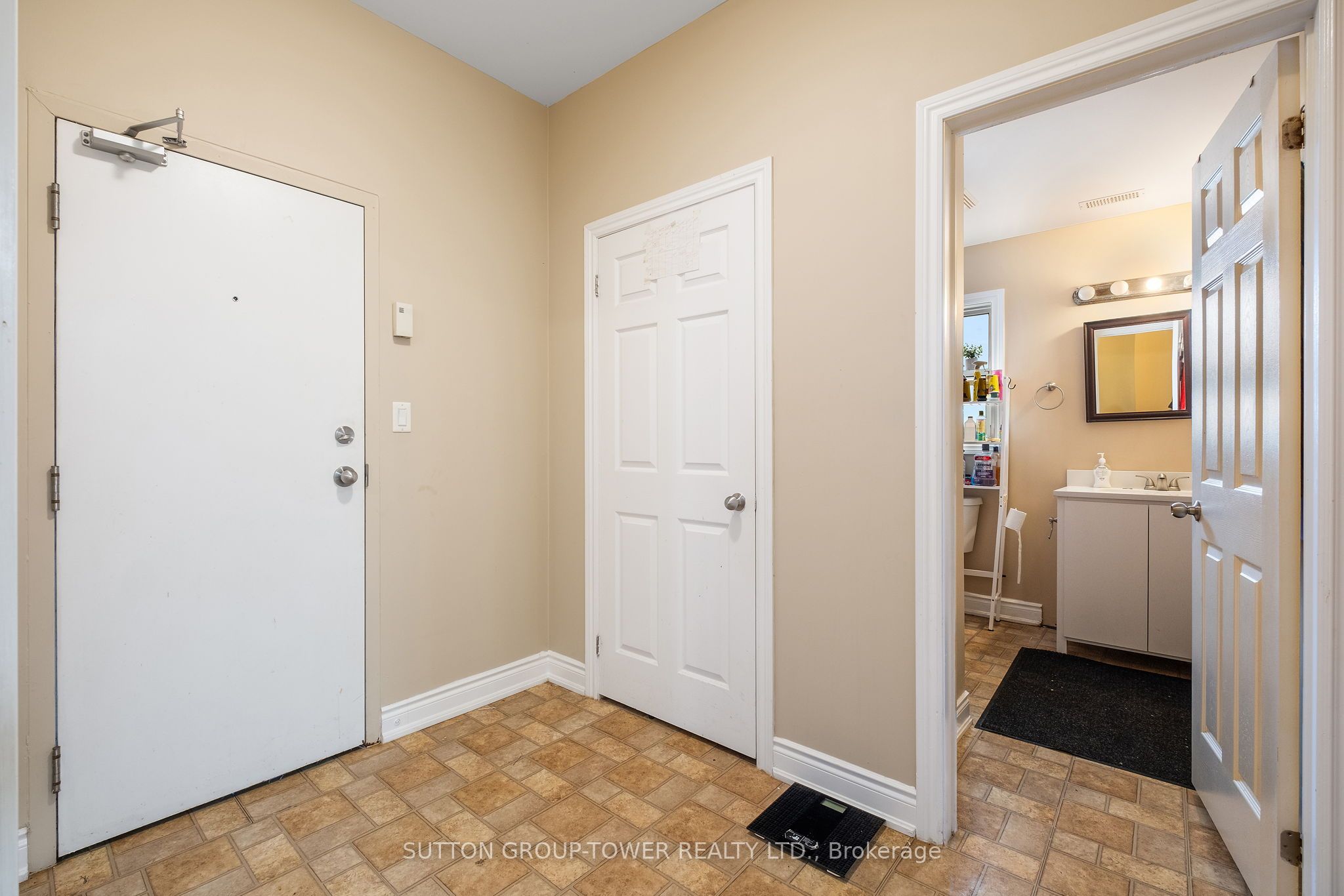 750 Albert Street Property Photo 4