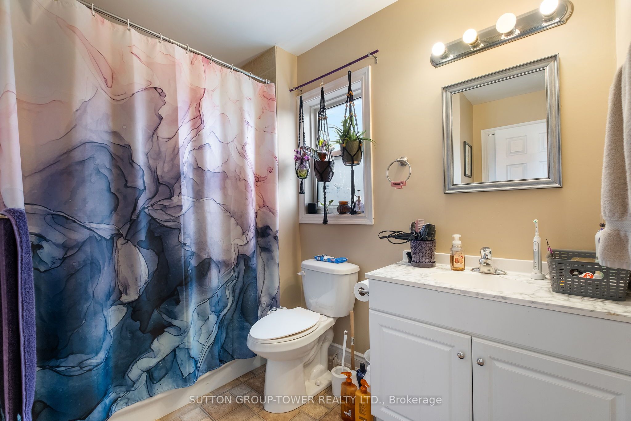 750 Albert Street Property Photo 17