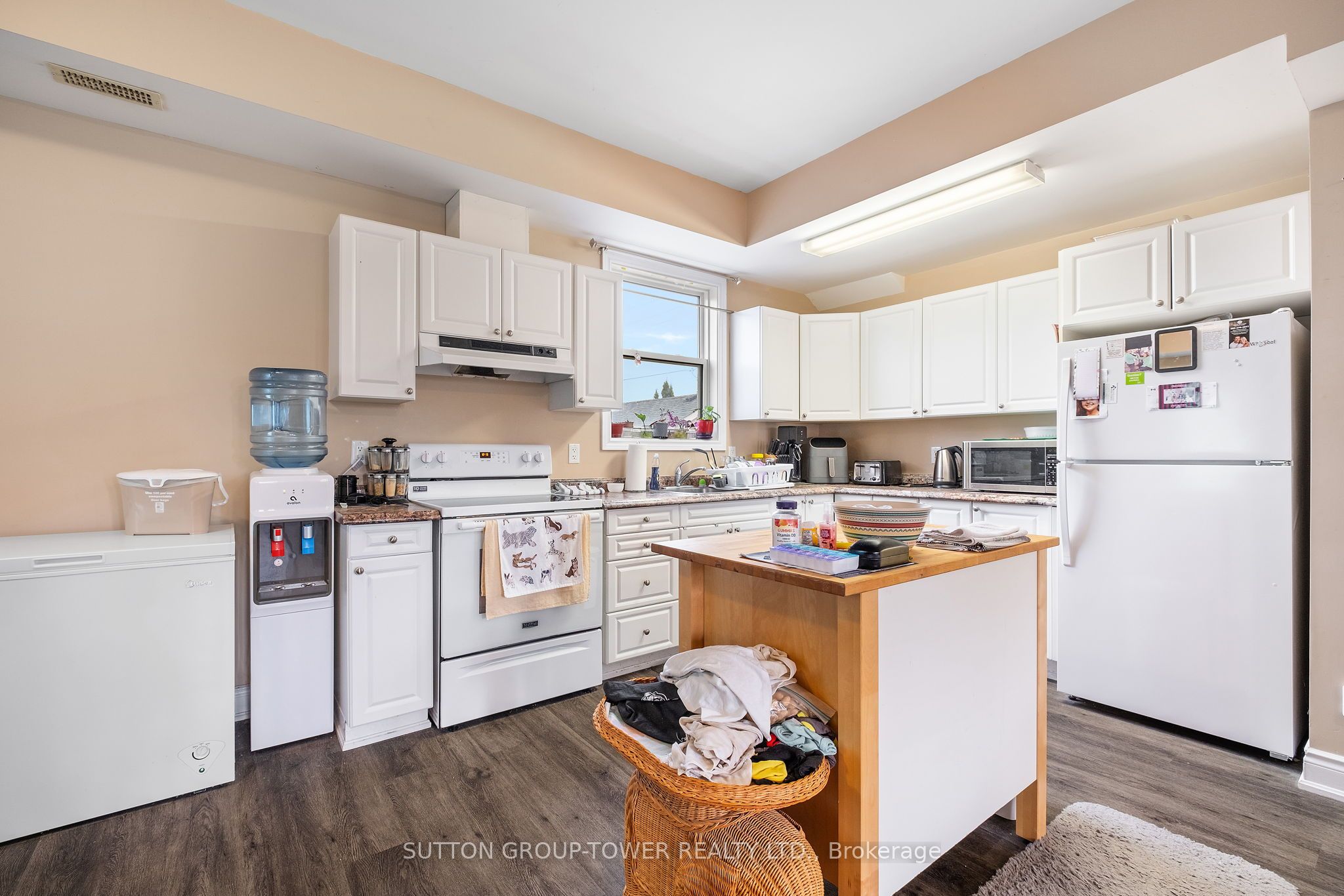 750 Albert Street Property Photo 20