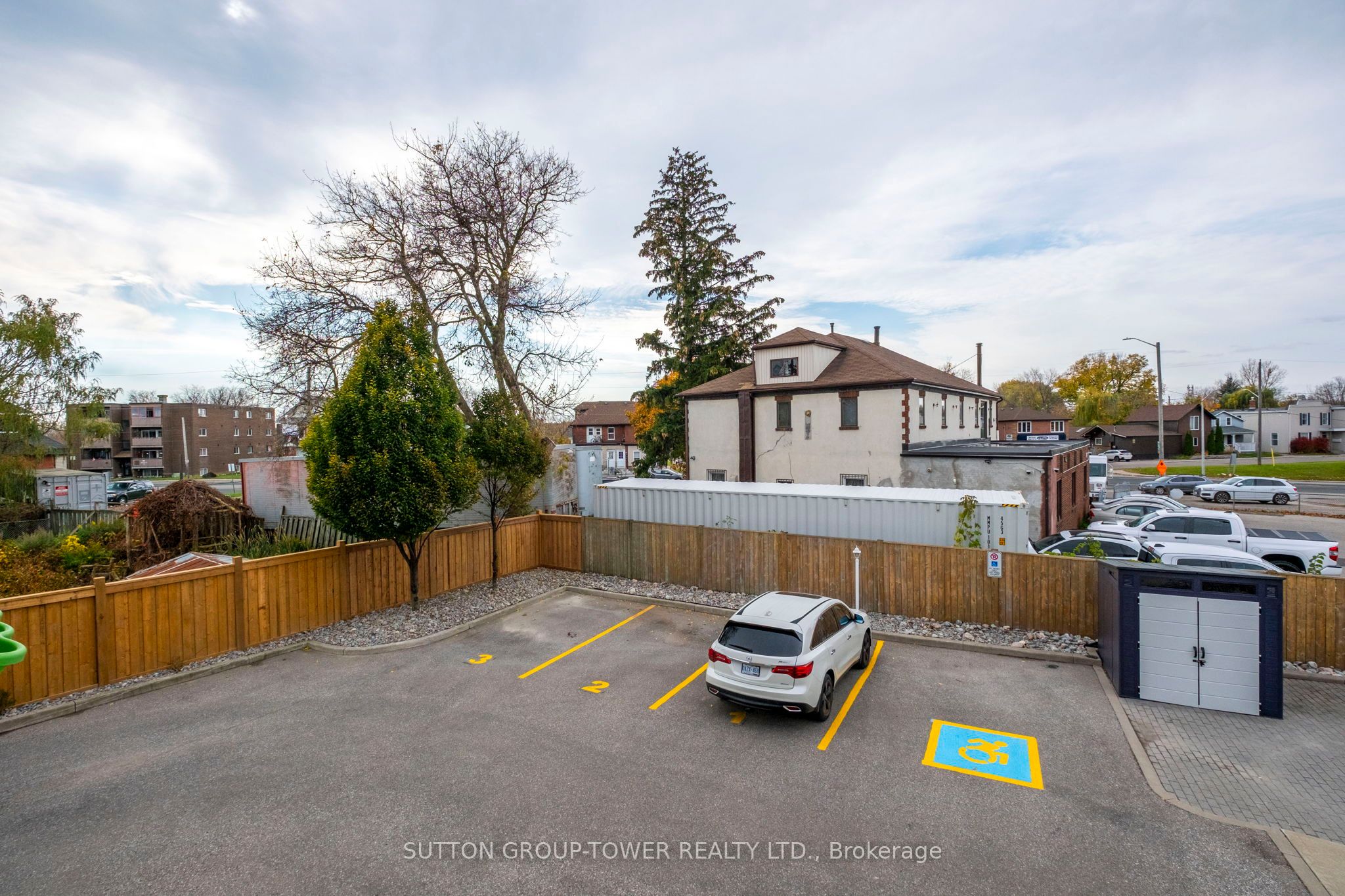 750 Albert Street Property Photo 35