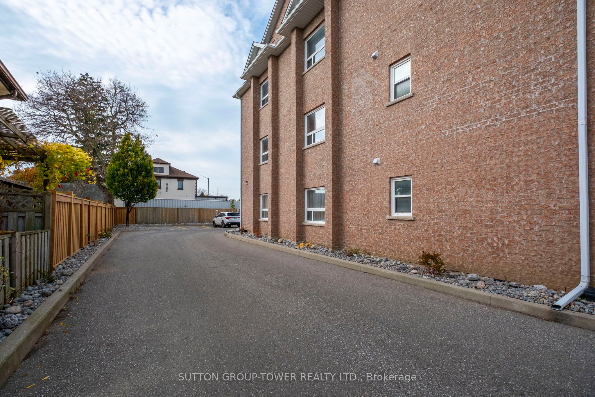 750 Albert Street Property Photo 36