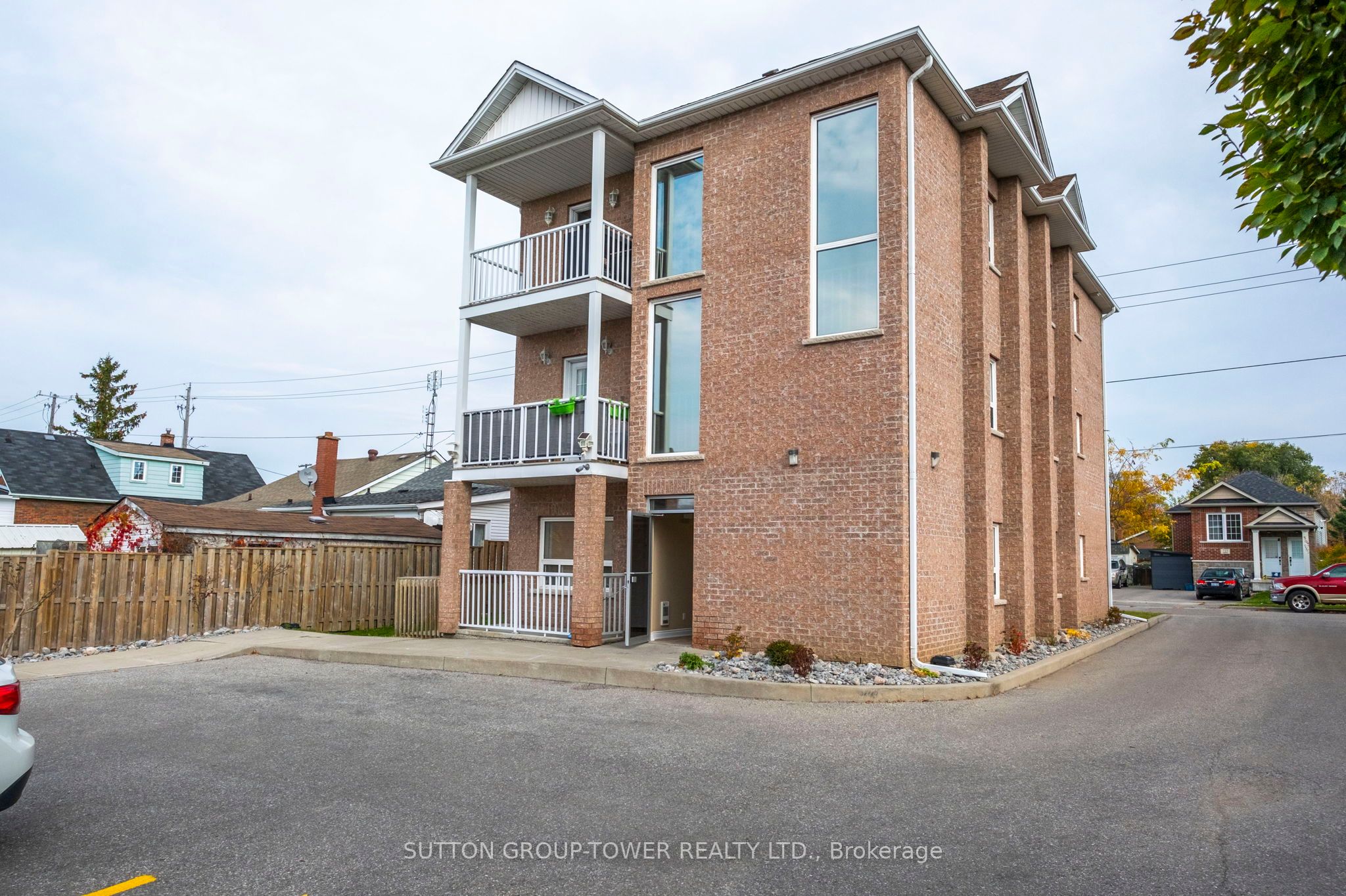 750 Albert Street Property Photo 39