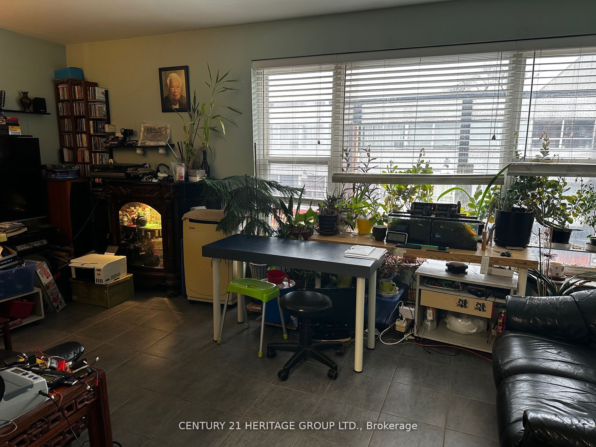 612 Gerrard Street Property Photo 5