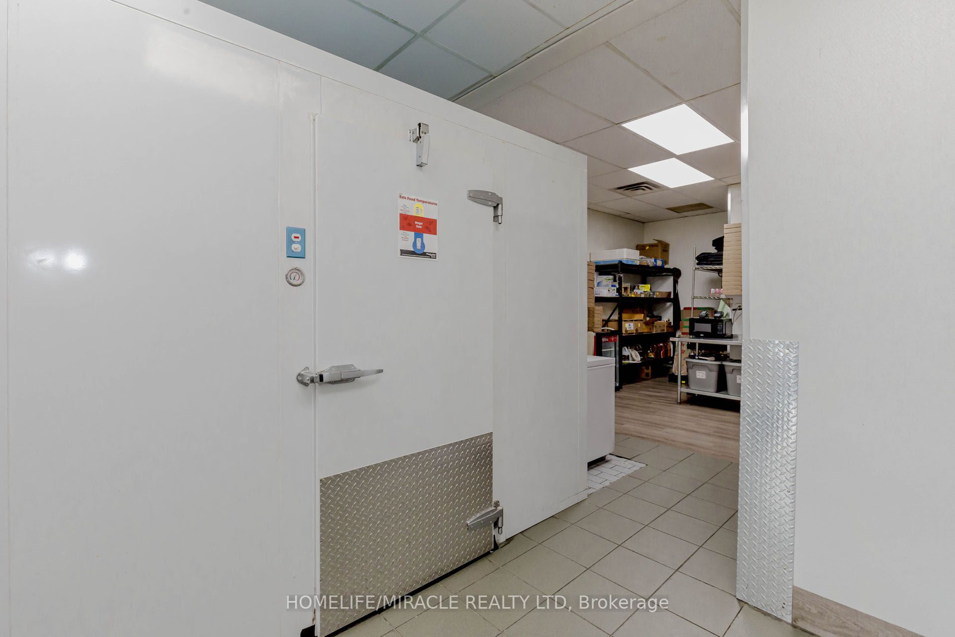 ##1 - 2372 Eglinton Avenue Property Photo 23