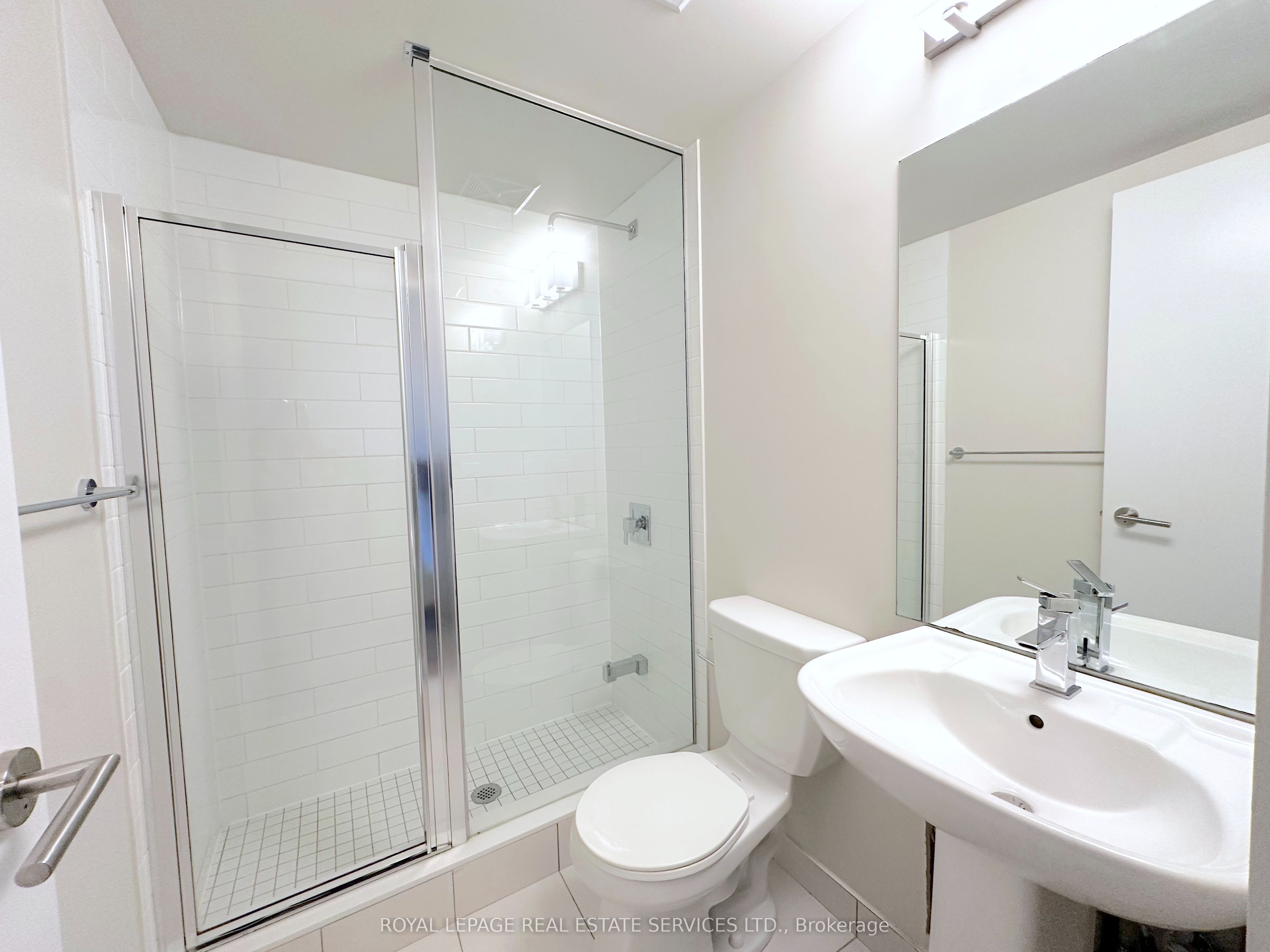 #603 - 763 Woodbine Avenue Property Photo 8