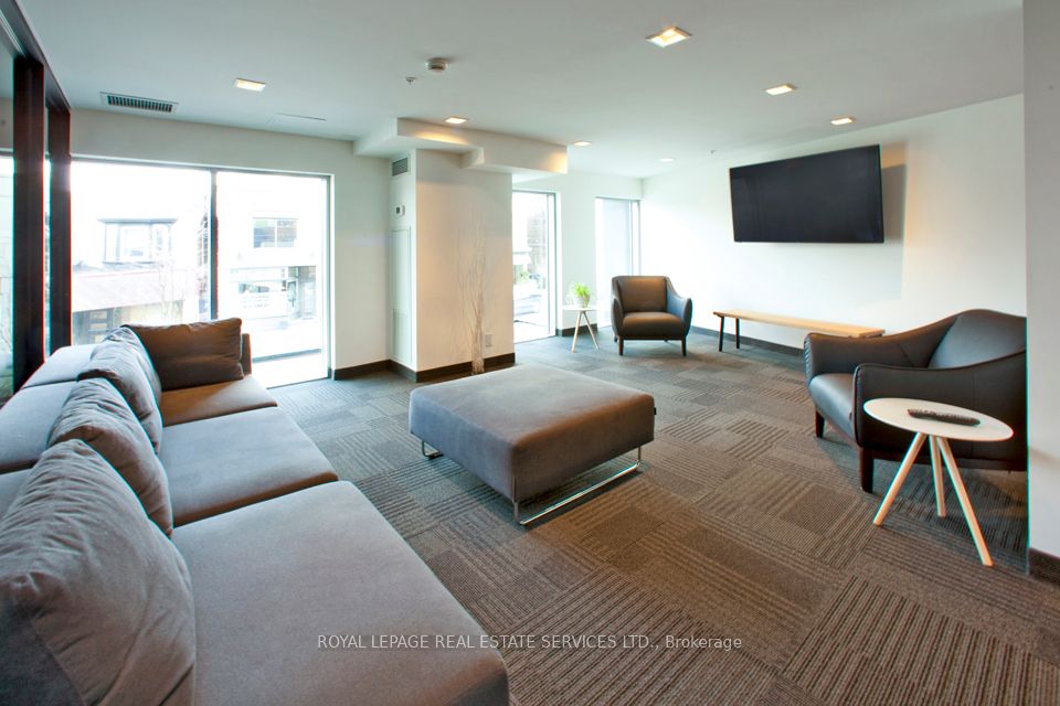#603 - 763 Woodbine Avenue Property Photo 12