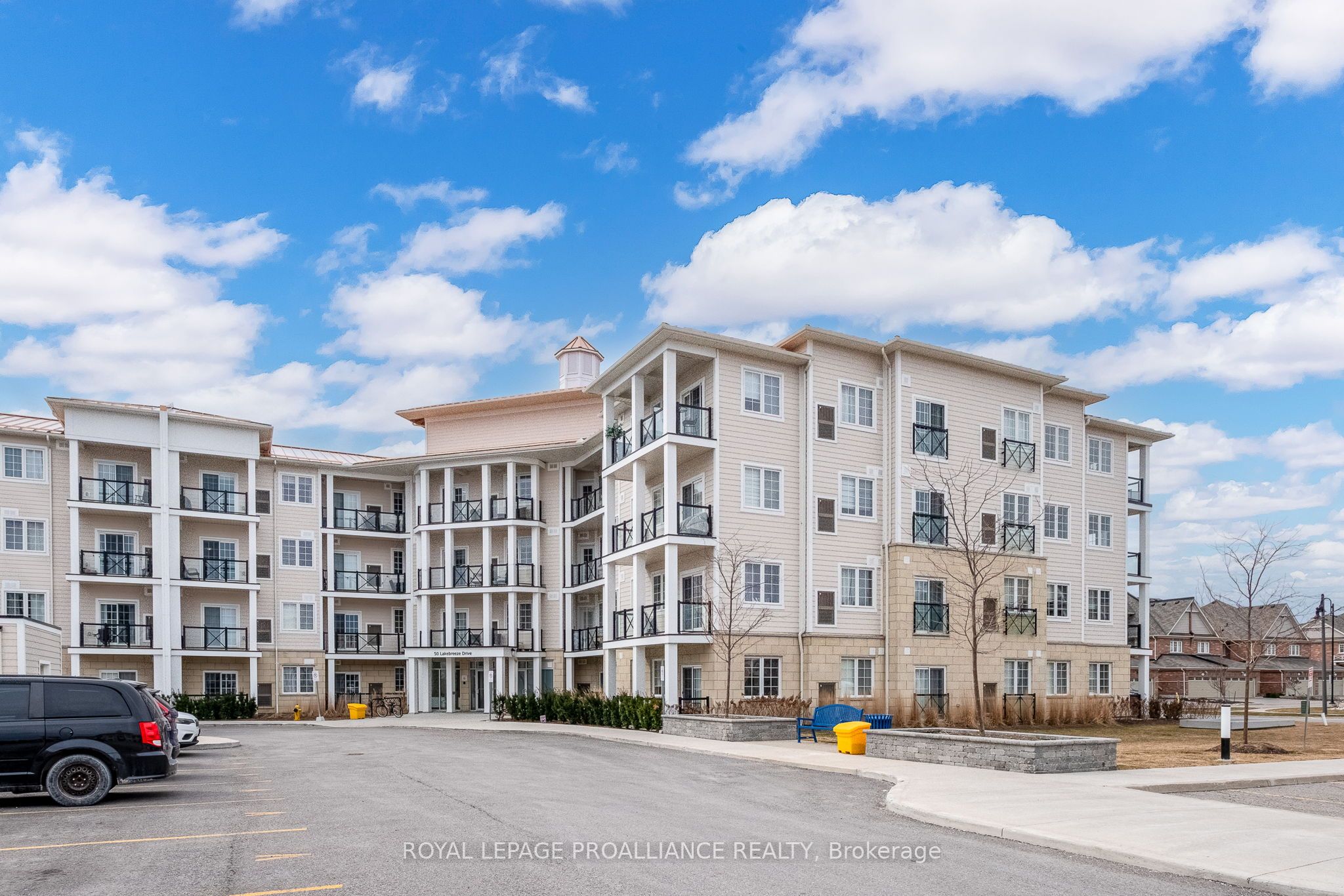 50 Lakebreeze Drive 221 Property Photo 1