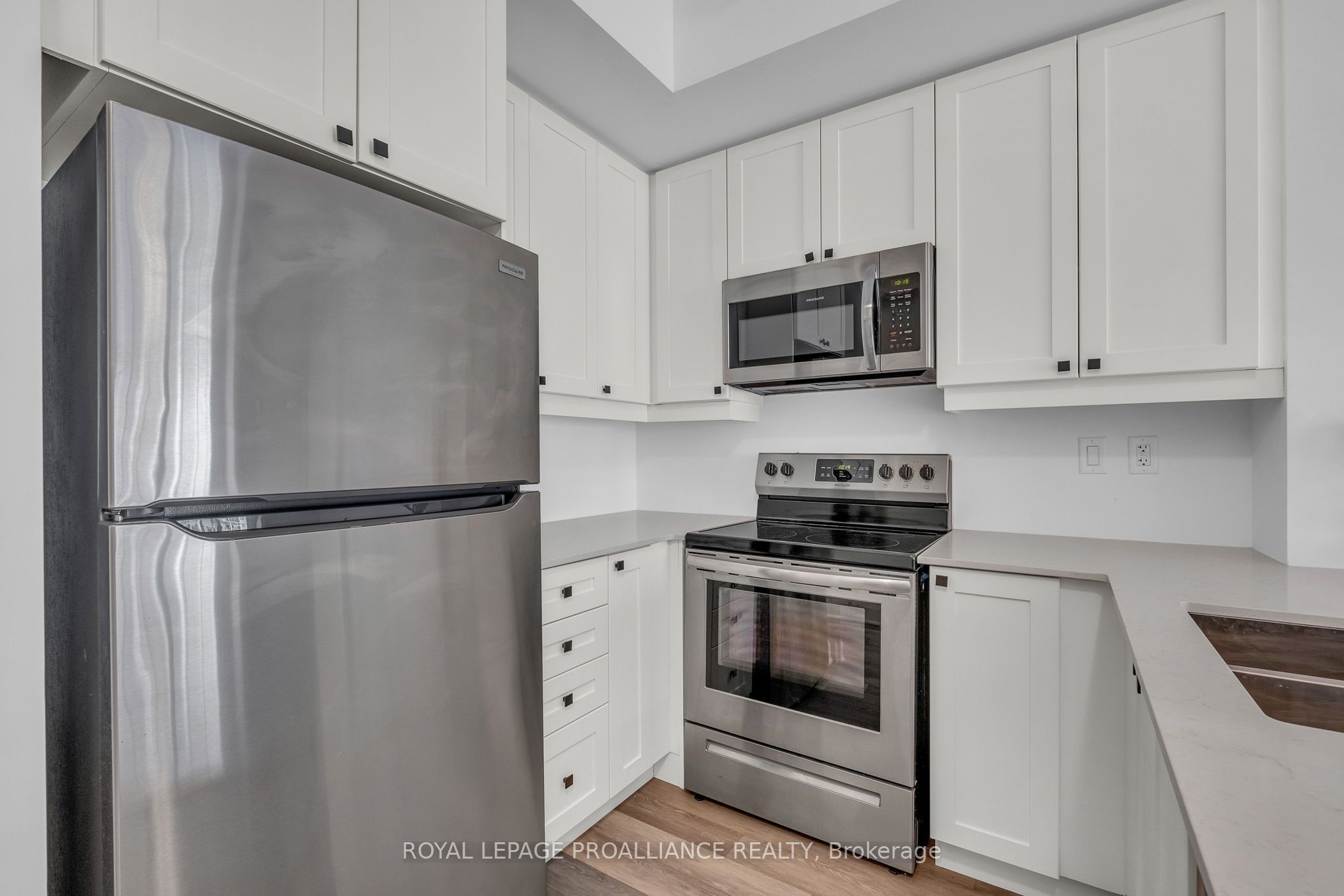 50 Lakebreeze Drive 221 Property Photo 11