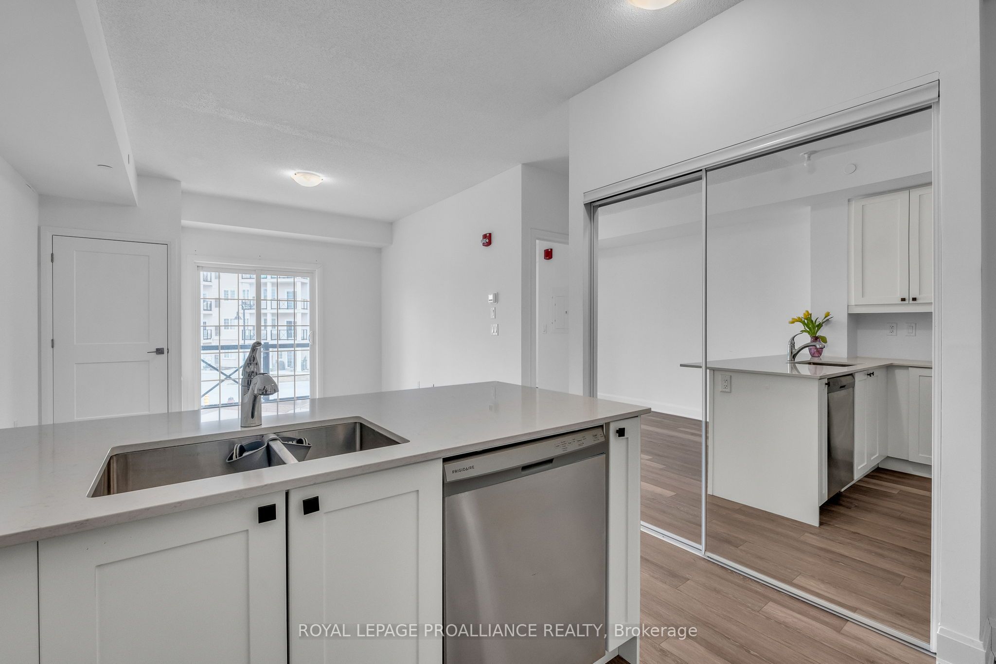 50 Lakebreeze Drive 221 Property Photo 12
