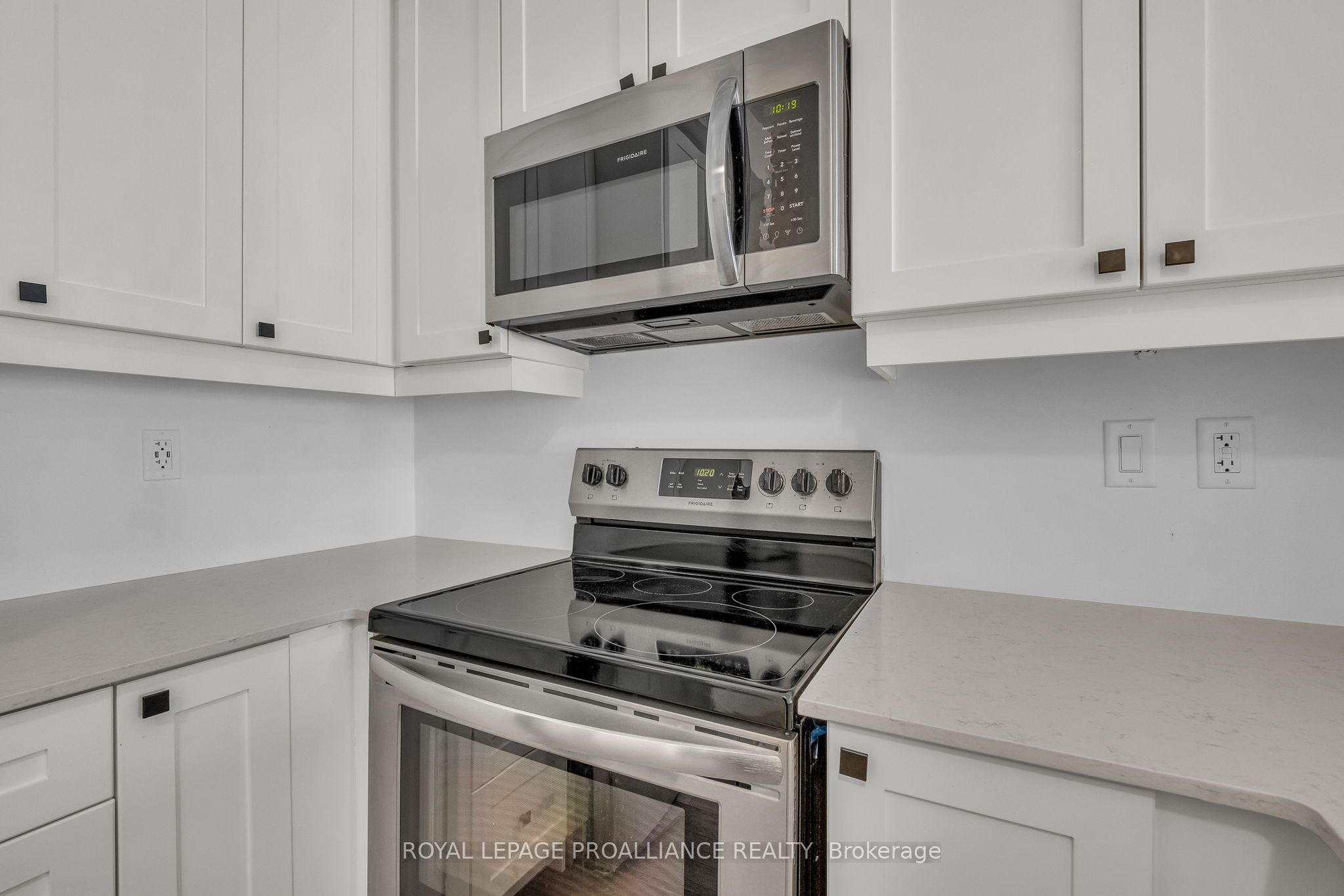 50 Lakebreeze Drive 221 Property Photo 14