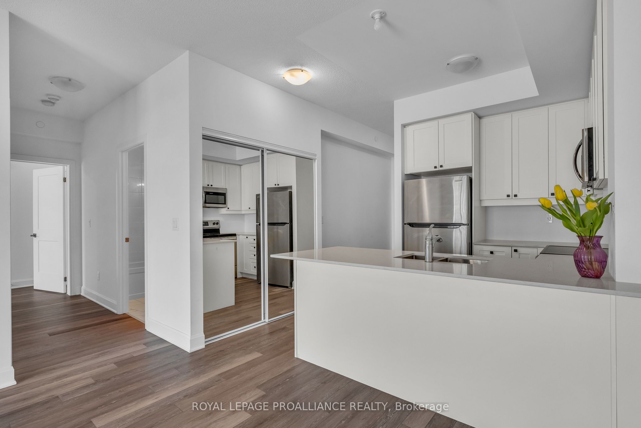 50 Lakebreeze Drive 221 Property Photo 16