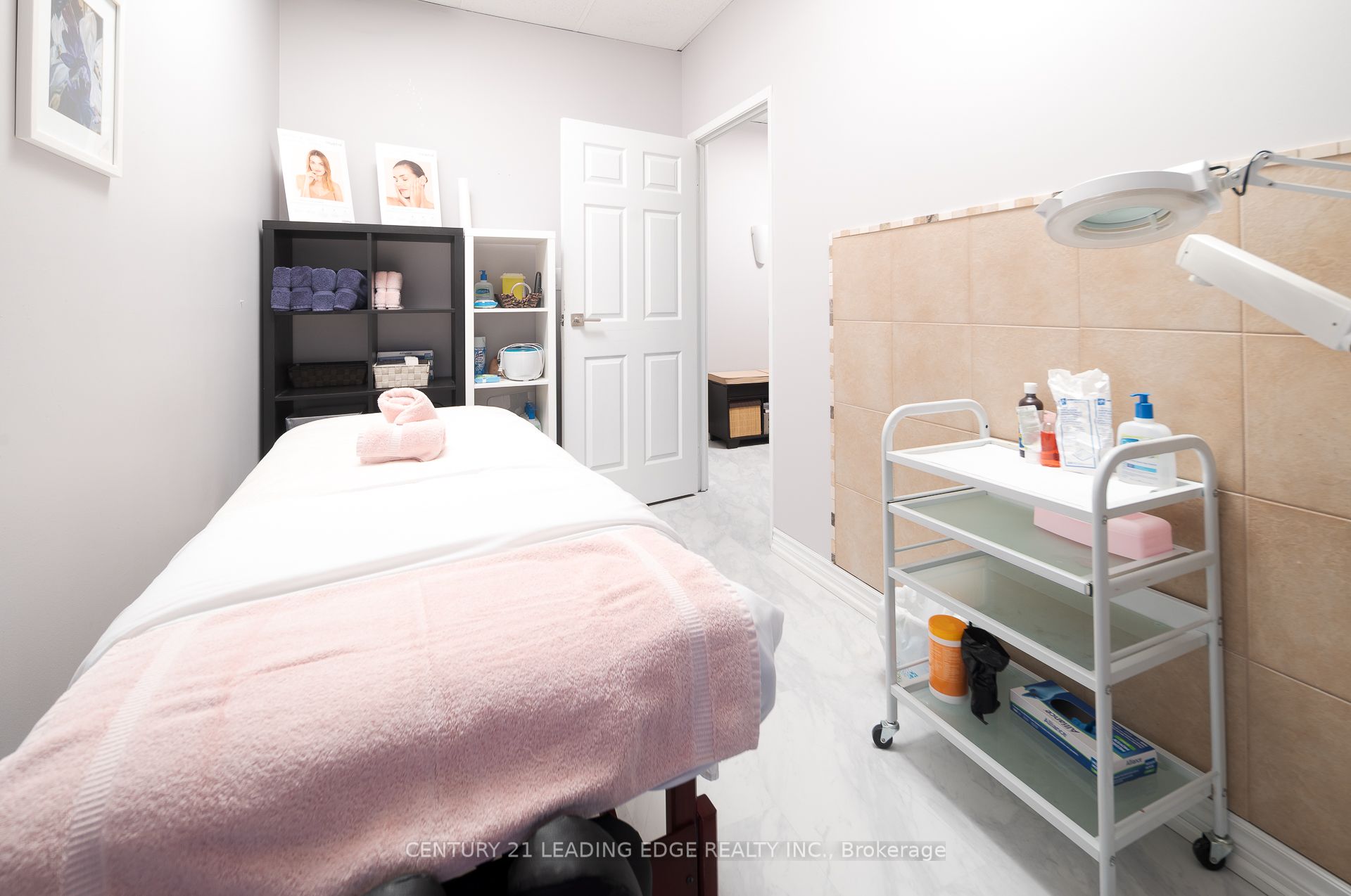 #203 - 112 Athol Street Property Photo 12