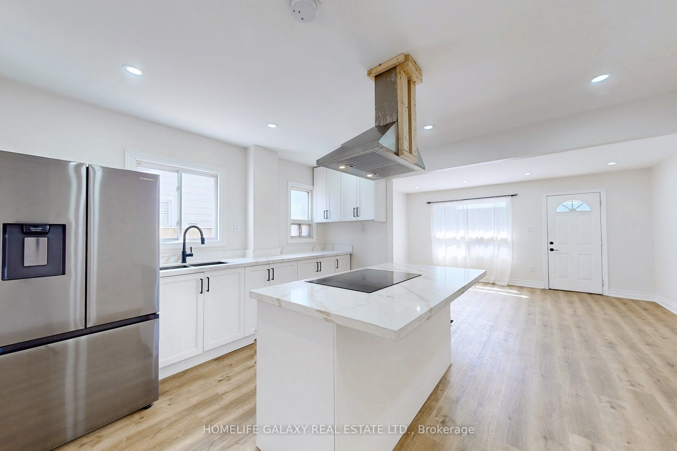 16 Queen St Property Photo 9