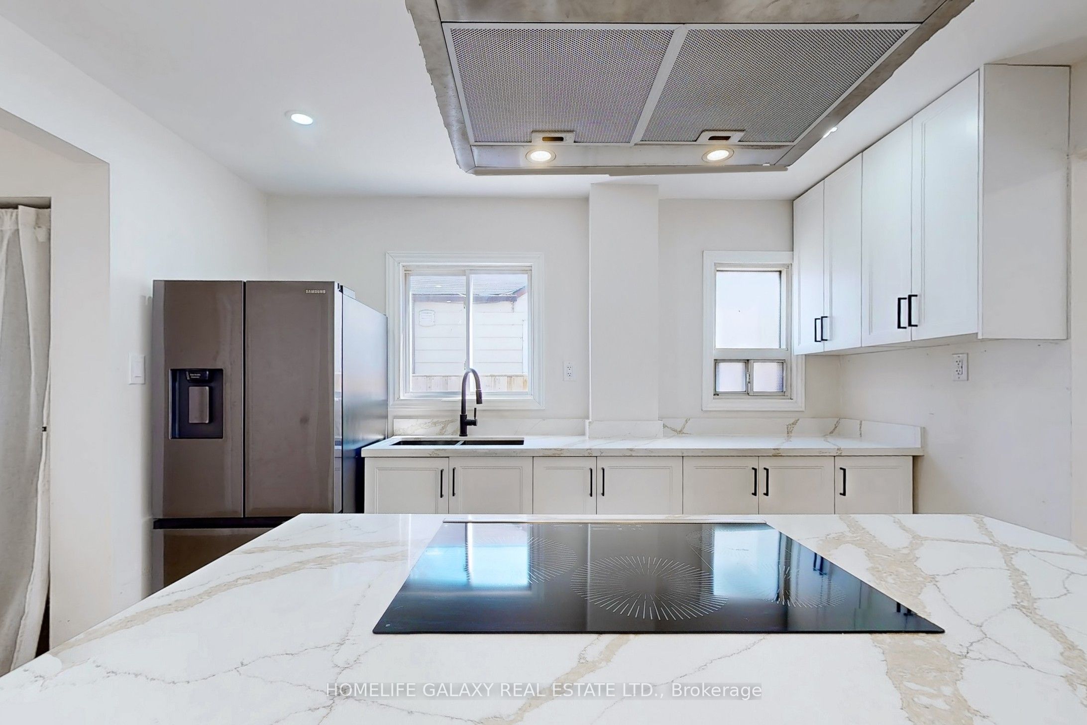 16 Queen St Property Photo 10