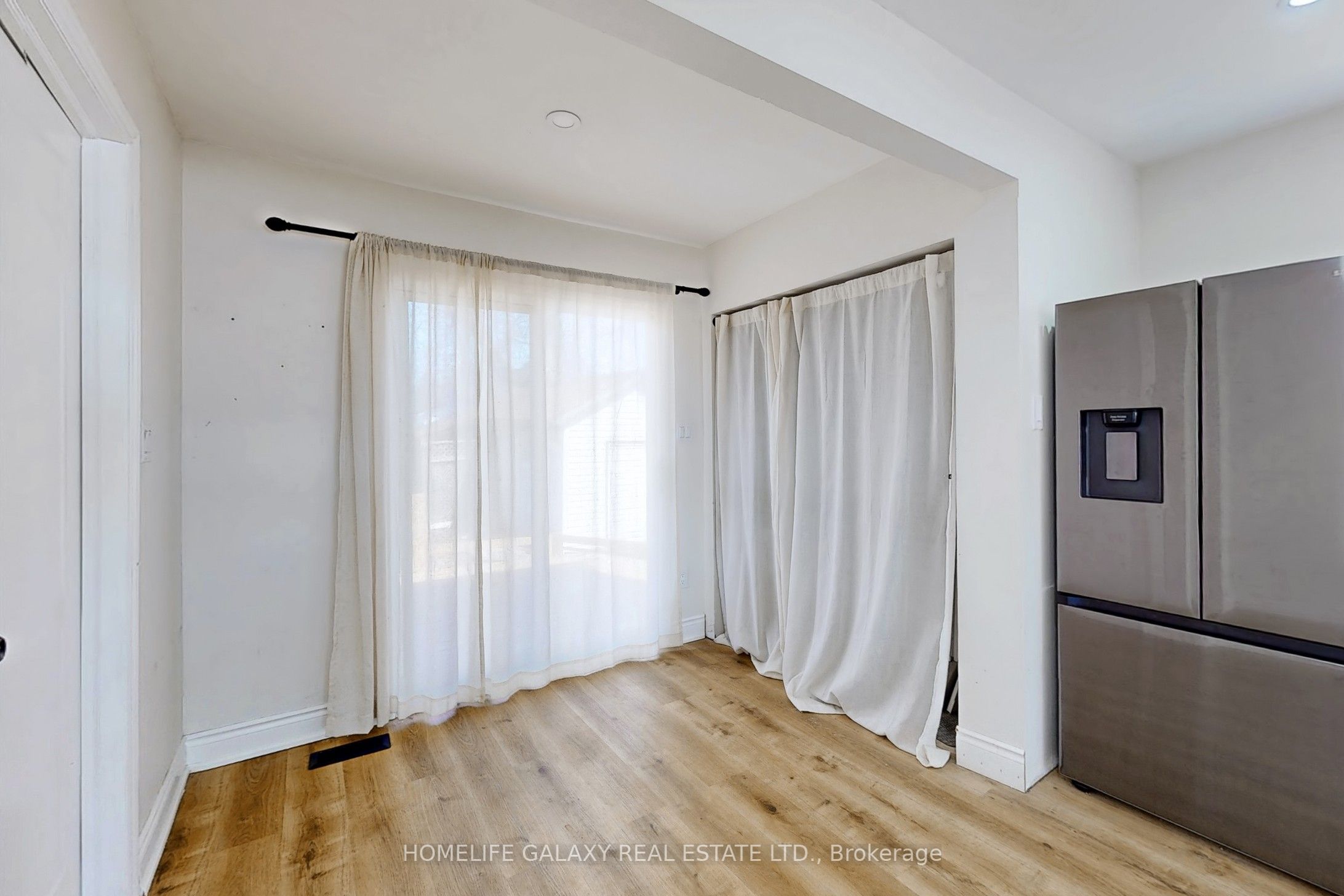 16 Queen St Property Photo 11