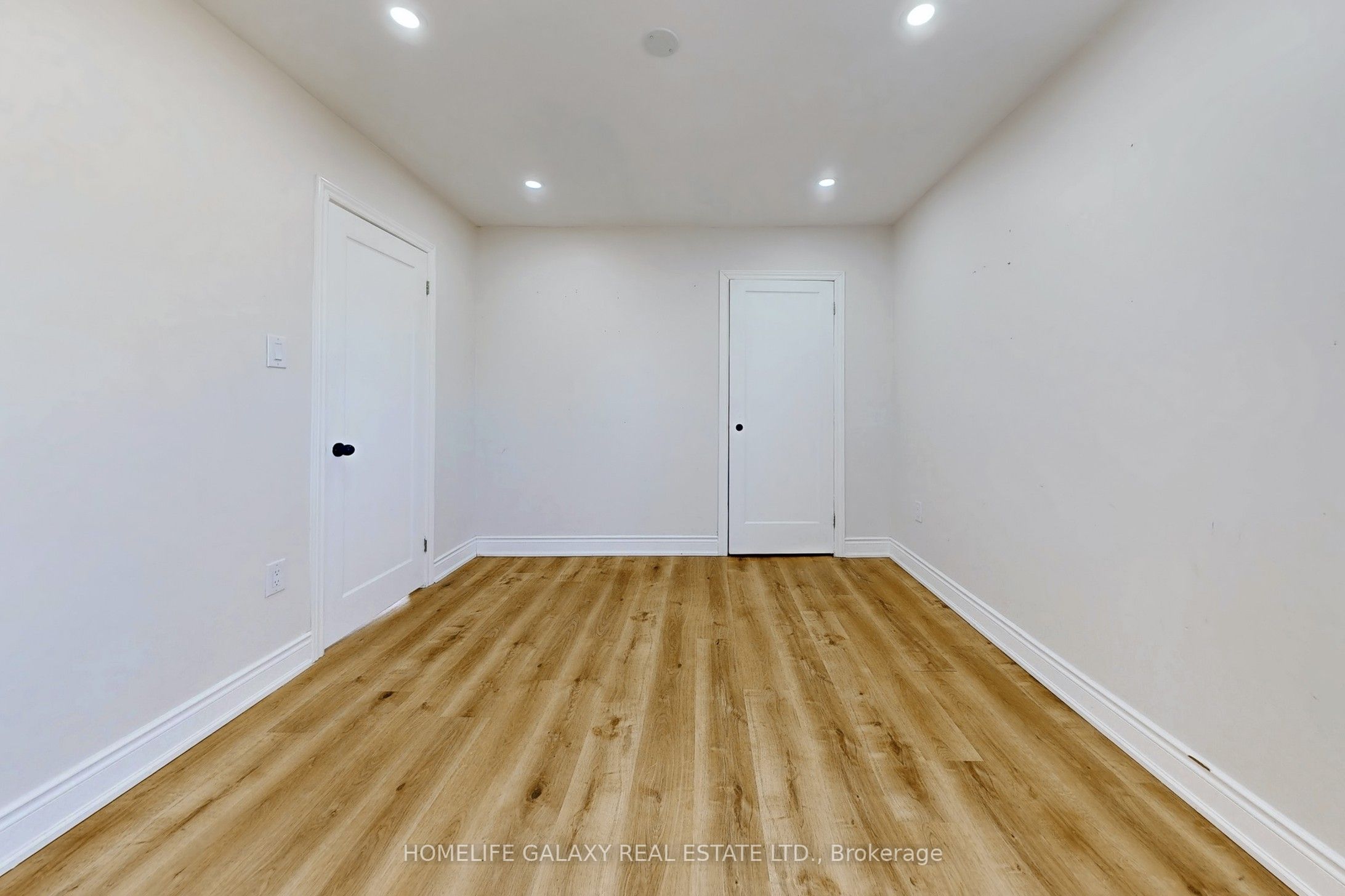 16 Queen St Property Photo 14