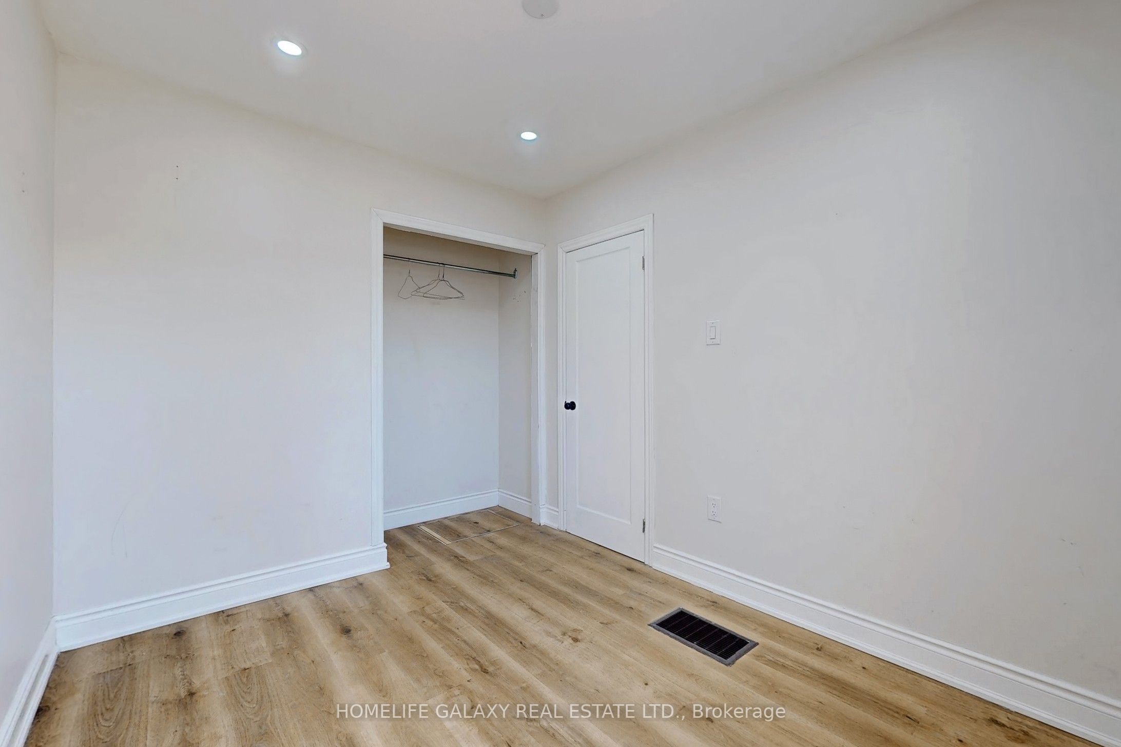 16 Queen St Property Photo 17