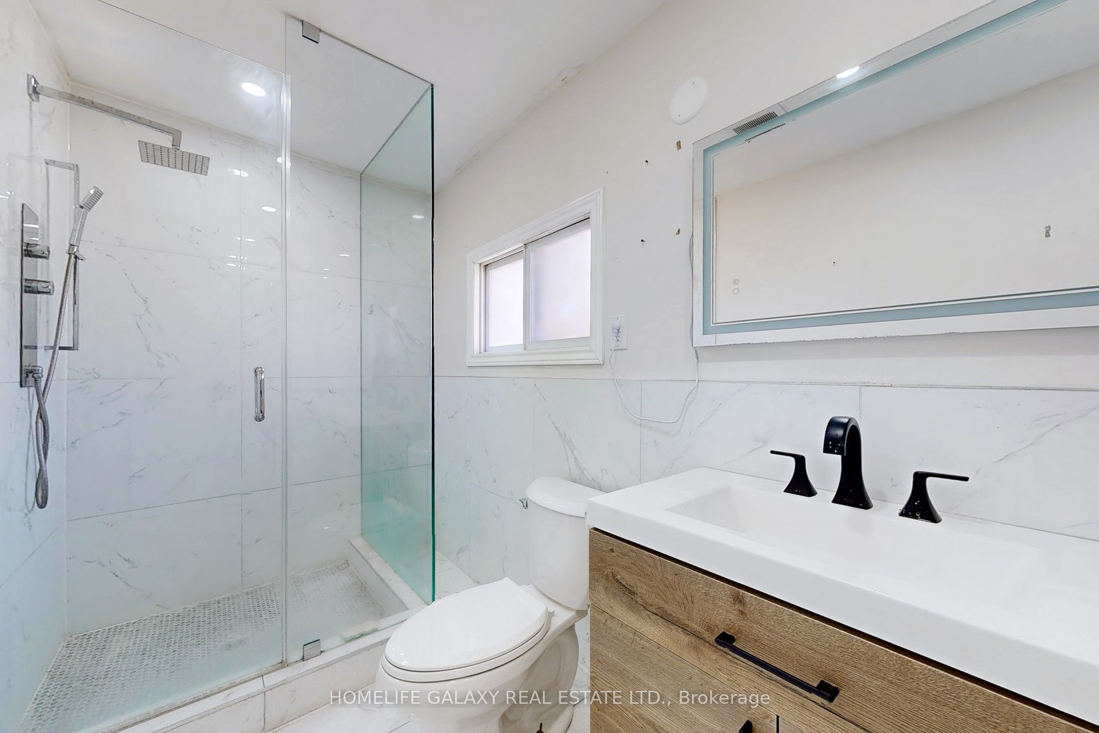 16 Queen St Property Photo 18