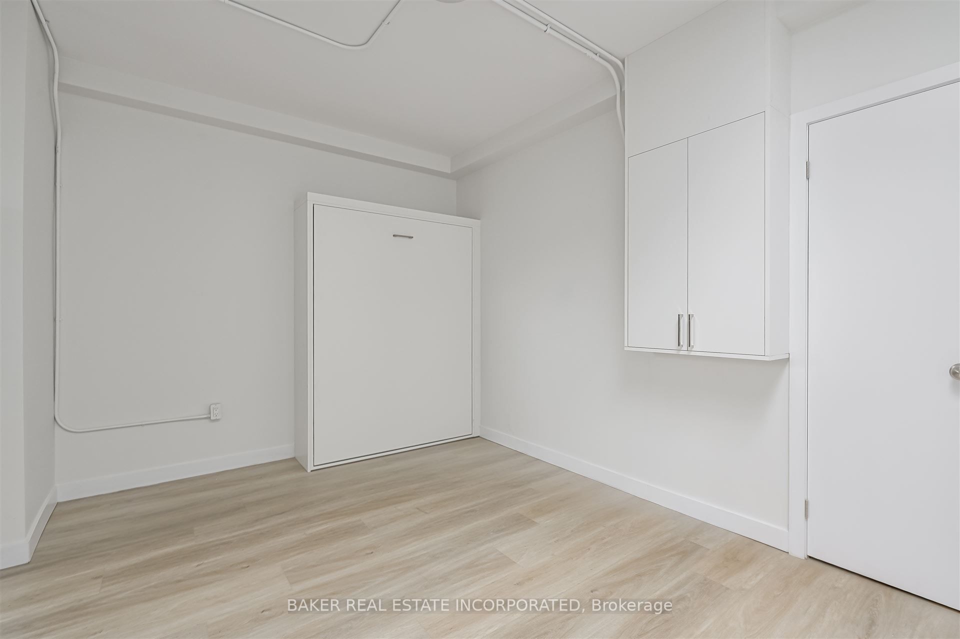 922 Queen Street E 1 Property Photo 3