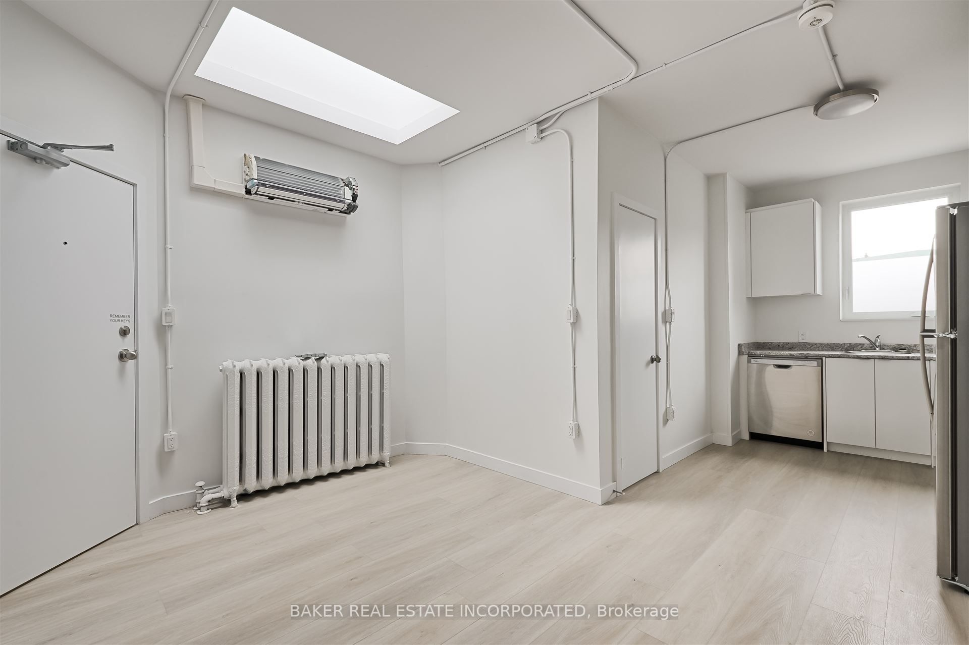 922 Queen Street E 1 Property Photo 5