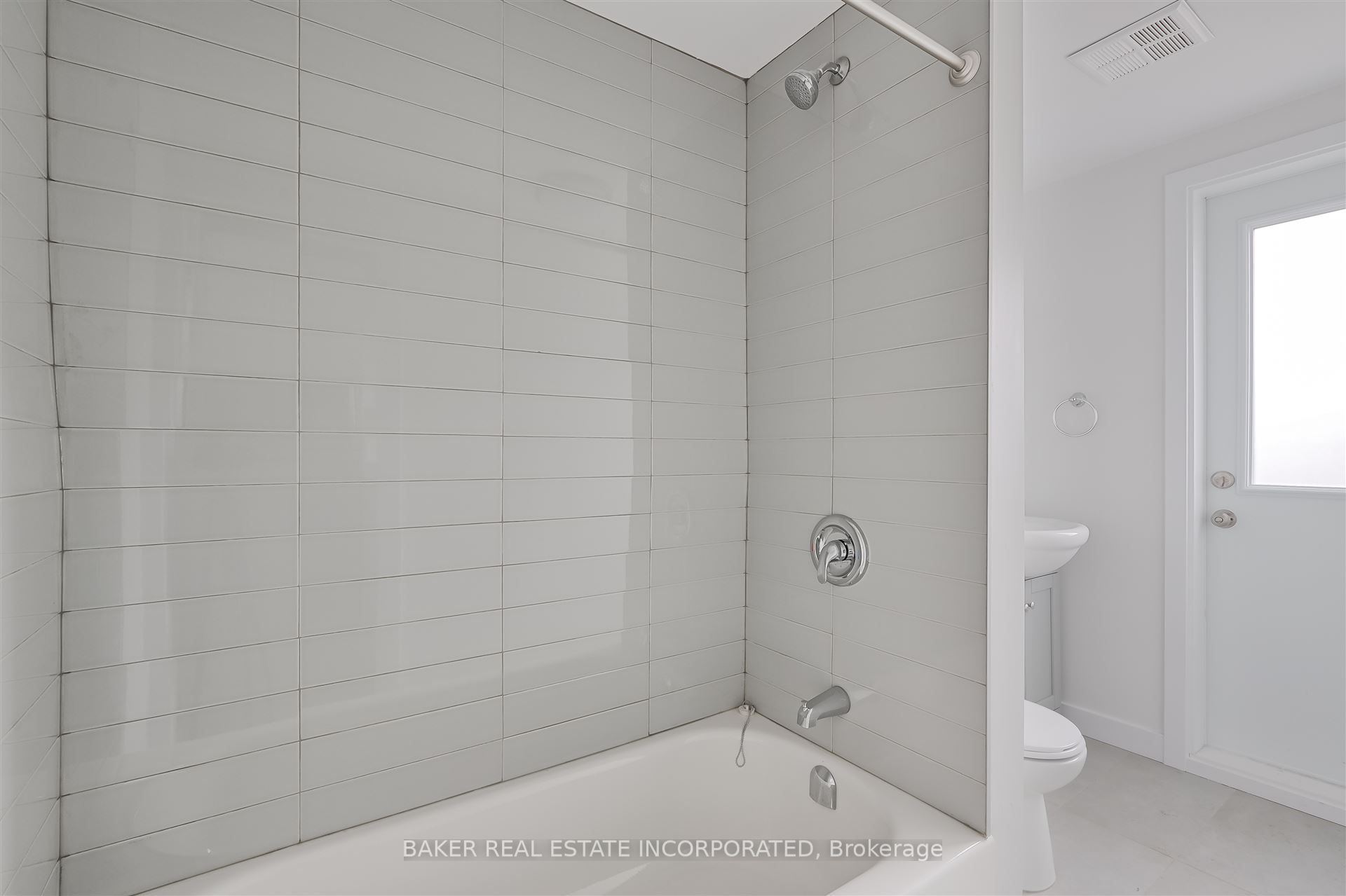 922 Queen Street E 1 Property Photo 10