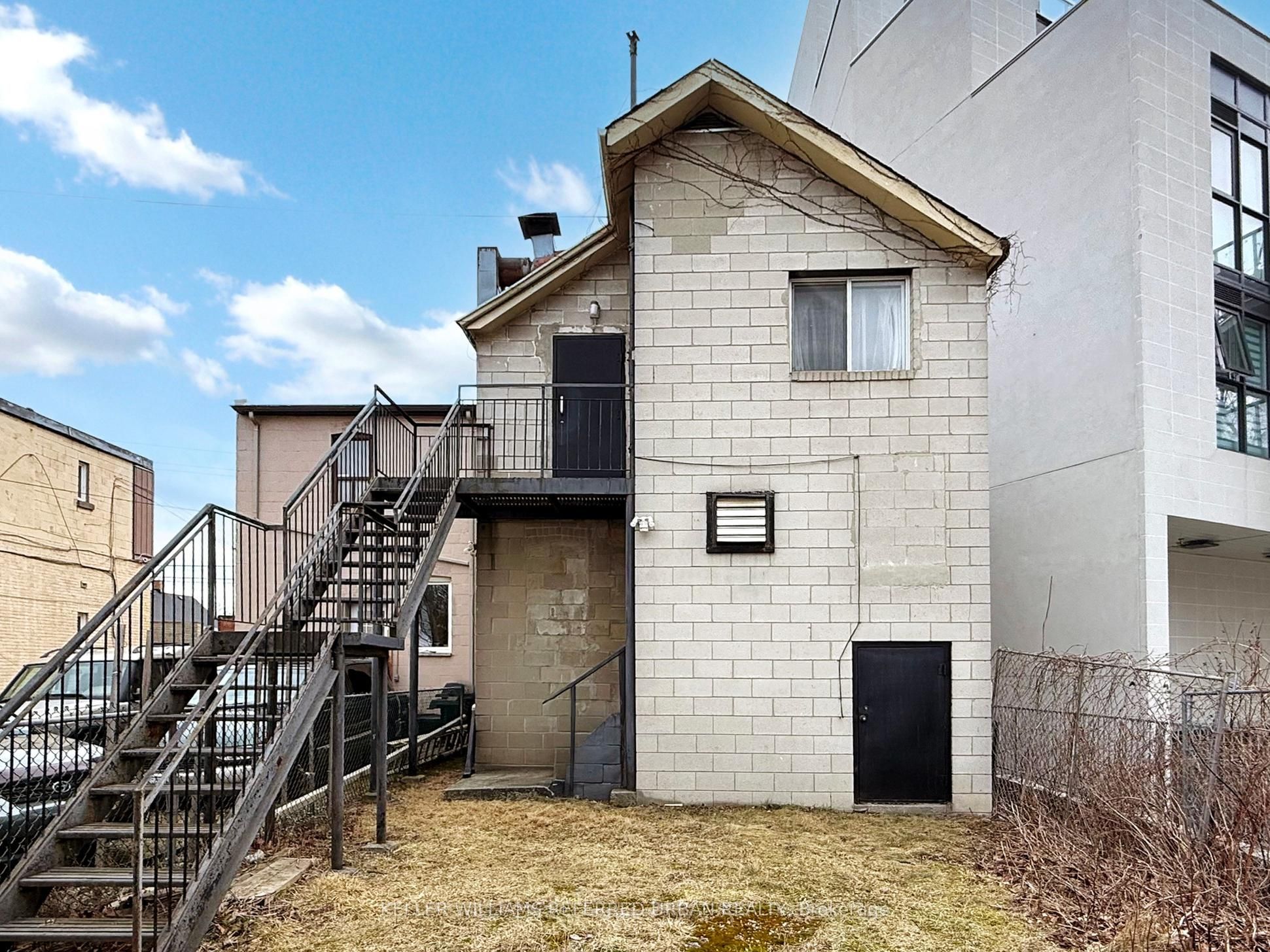 1402 Kingston Road Property Photo 2