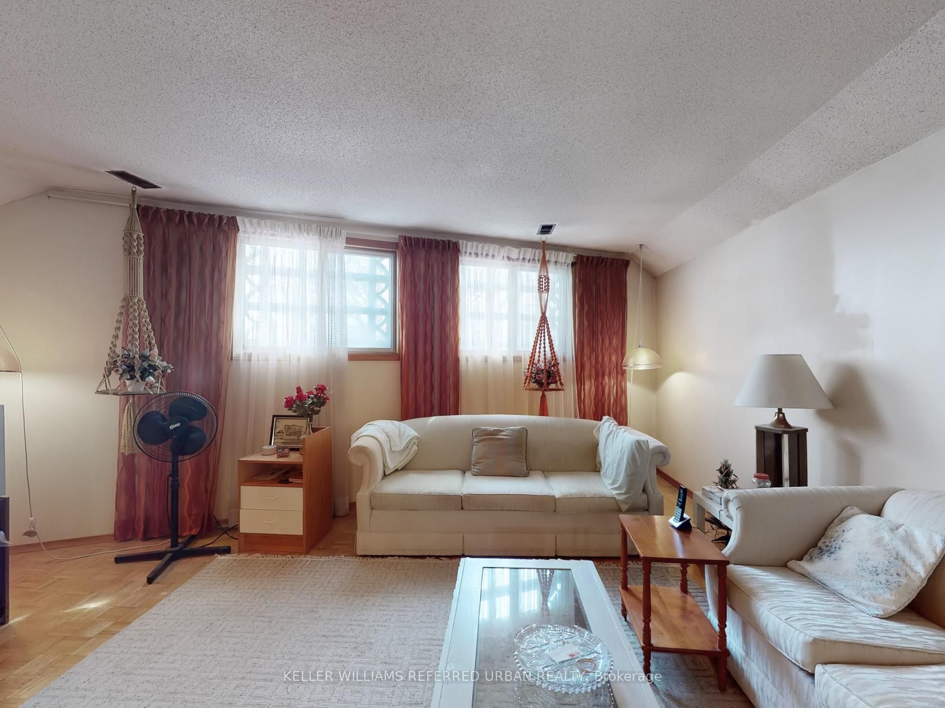 1402 Kingston Road Property Photo 16