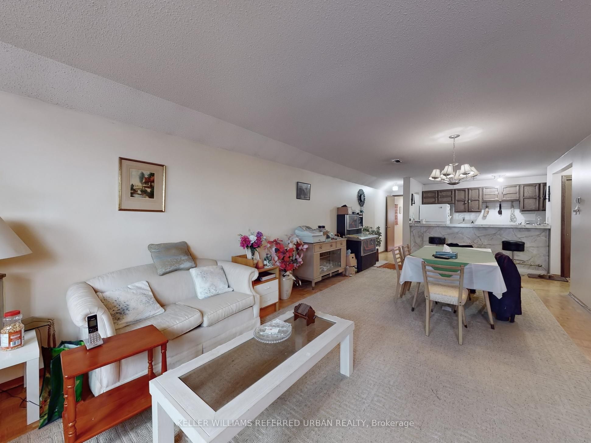 1402 Kingston Road Property Photo 17