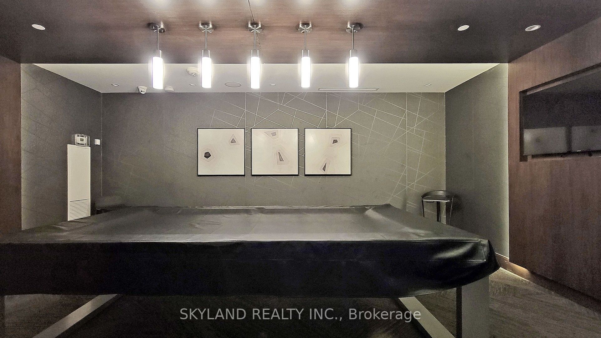 #2204 - 255 Village Green Square Property Photo 7