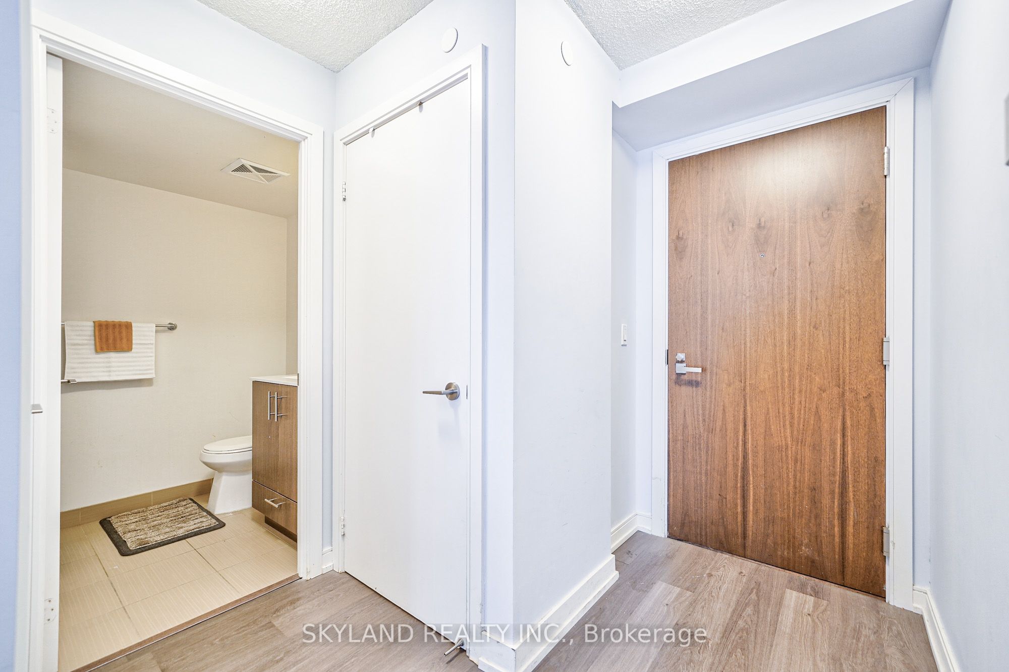 #2204 - 255 Village Green Square Property Photo 11