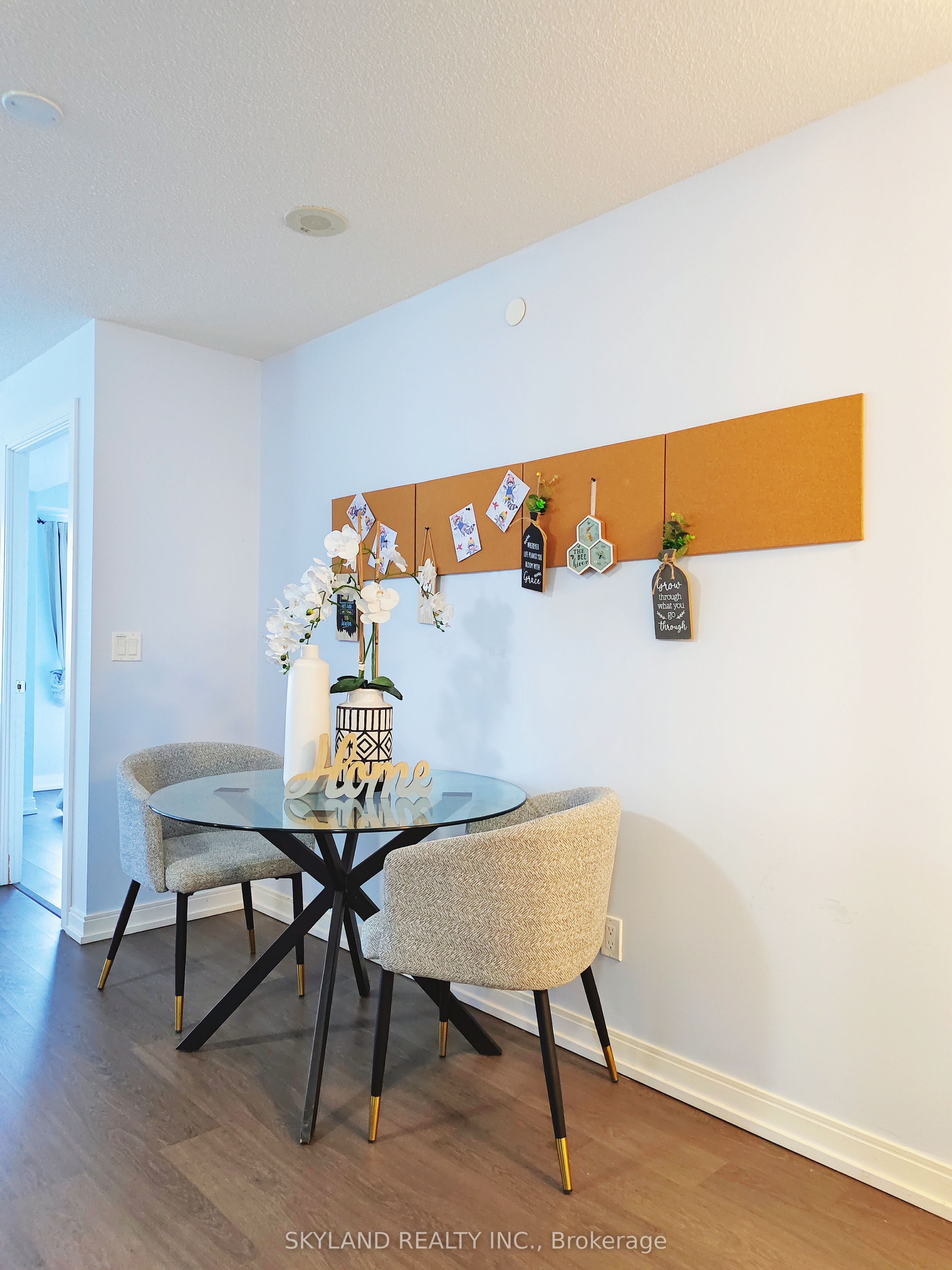 #2204 - 255 Village Green Square Property Photo 24