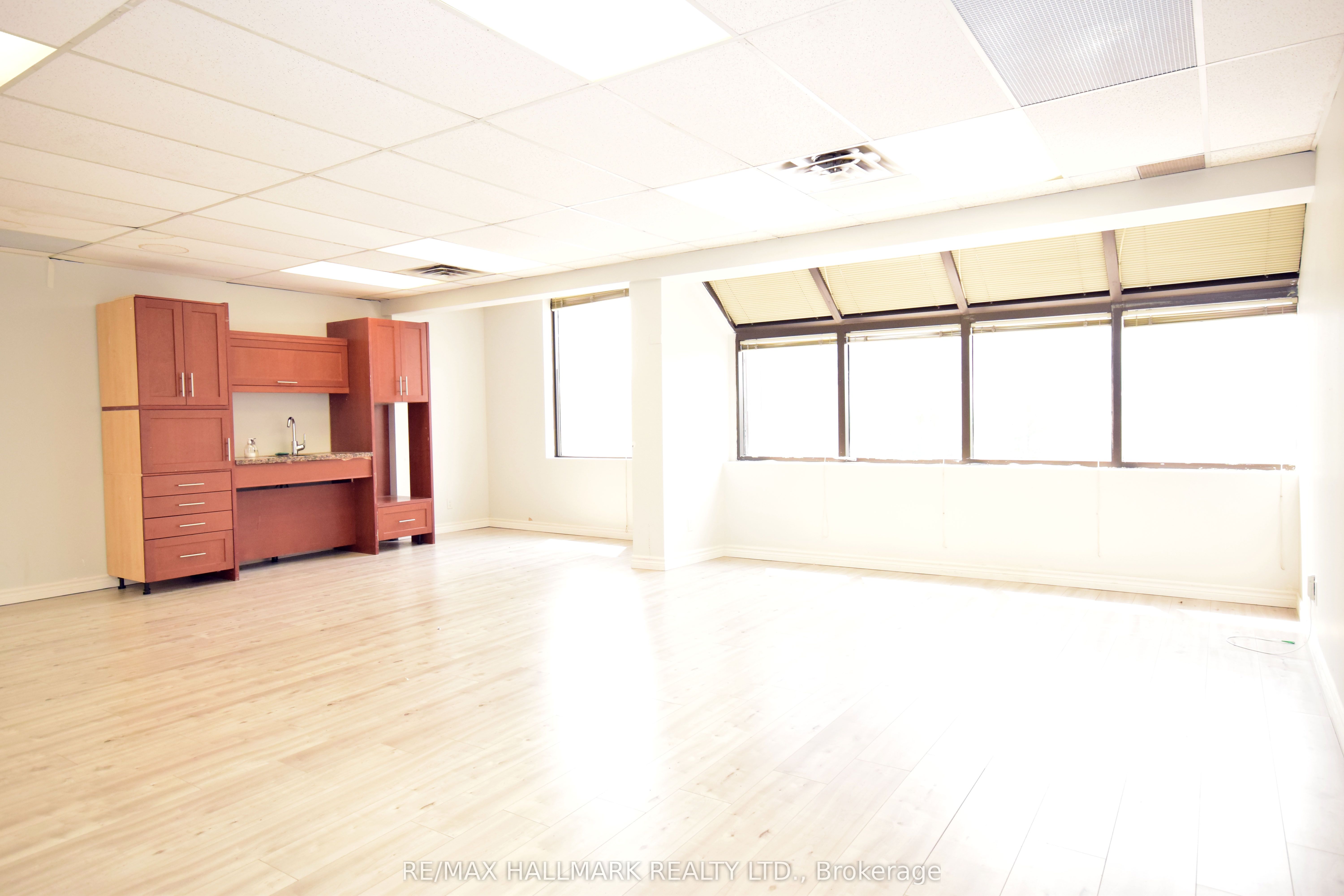 2190 Warden Avenue 212a Property Photo 7