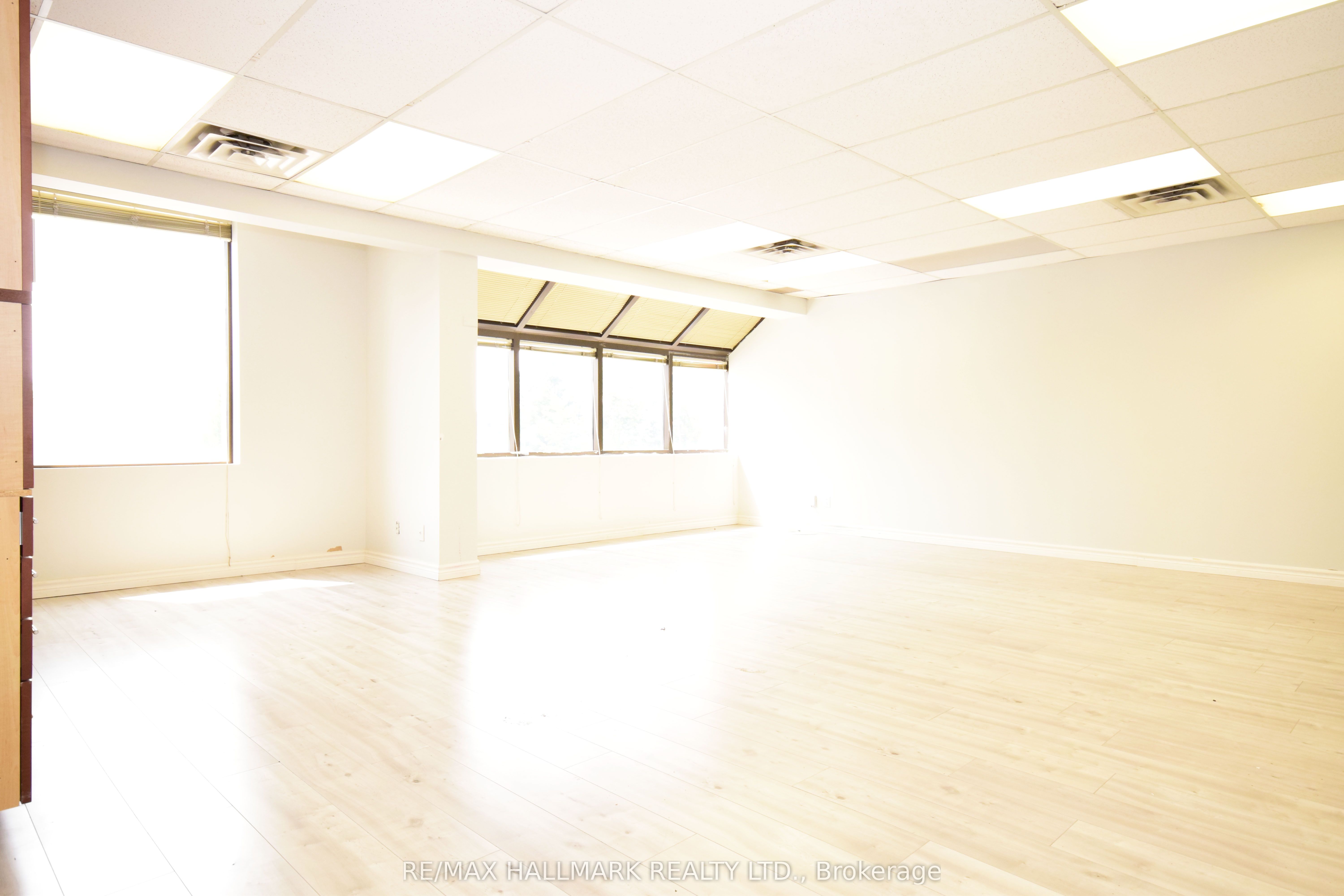 2190 Warden Avenue 212a Property Photo 9