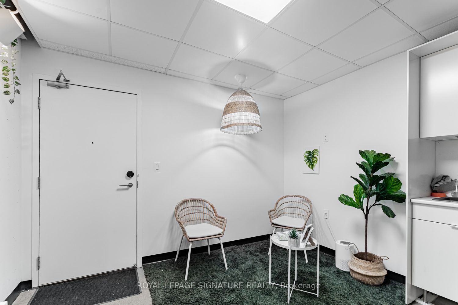 #107 - 321 Carlaw Avenue Property Photo 5