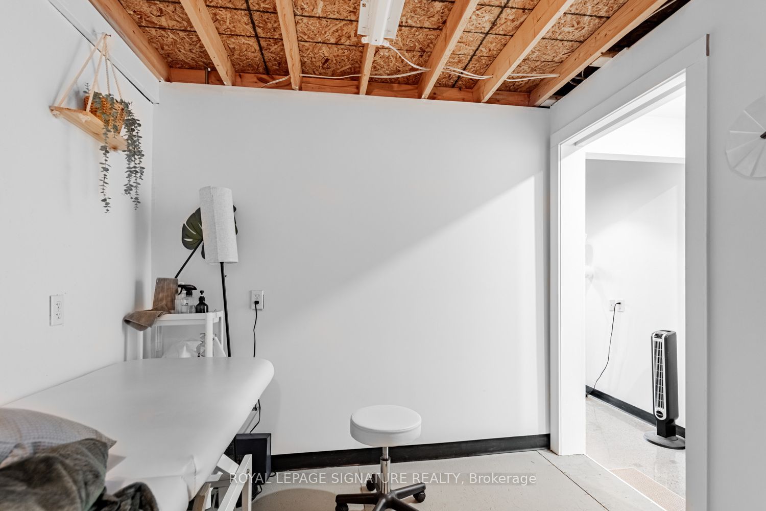 #107 - 321 Carlaw Avenue Property Photo 11