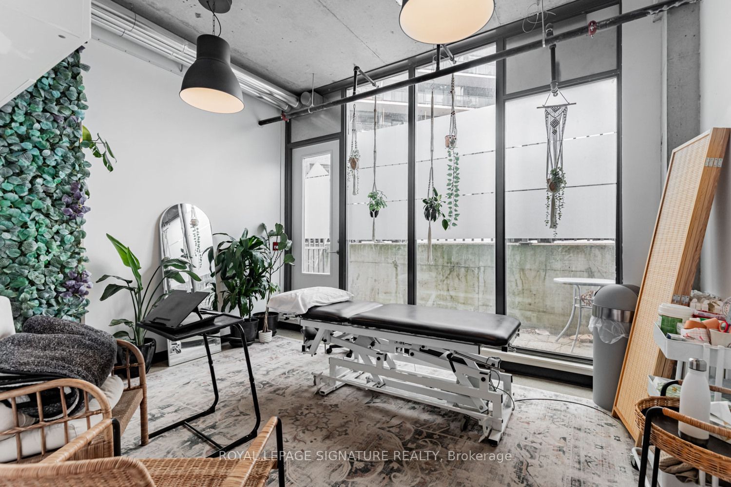 #107 - 321 Carlaw Avenue Property Photo 12