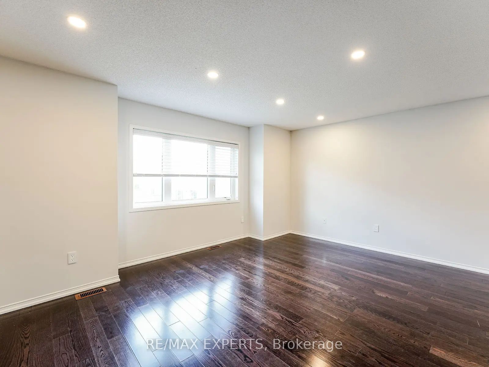 71 Turnerbury Avenue Property Photo 33