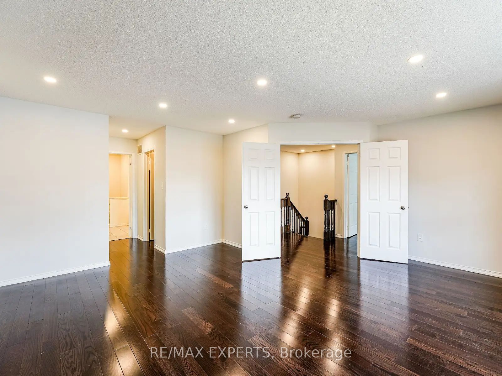 71 Turnerbury Avenue Property Photo 35