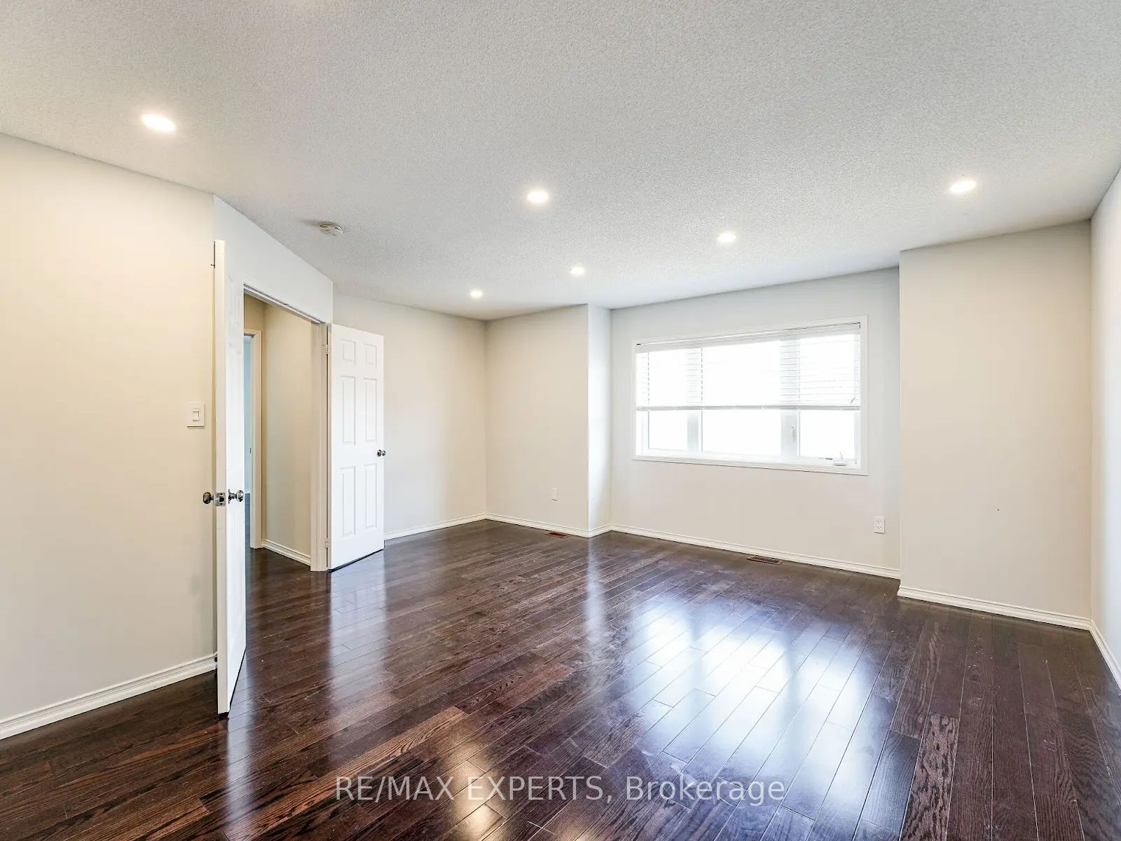 71 Turnerbury Avenue Property Photo 36