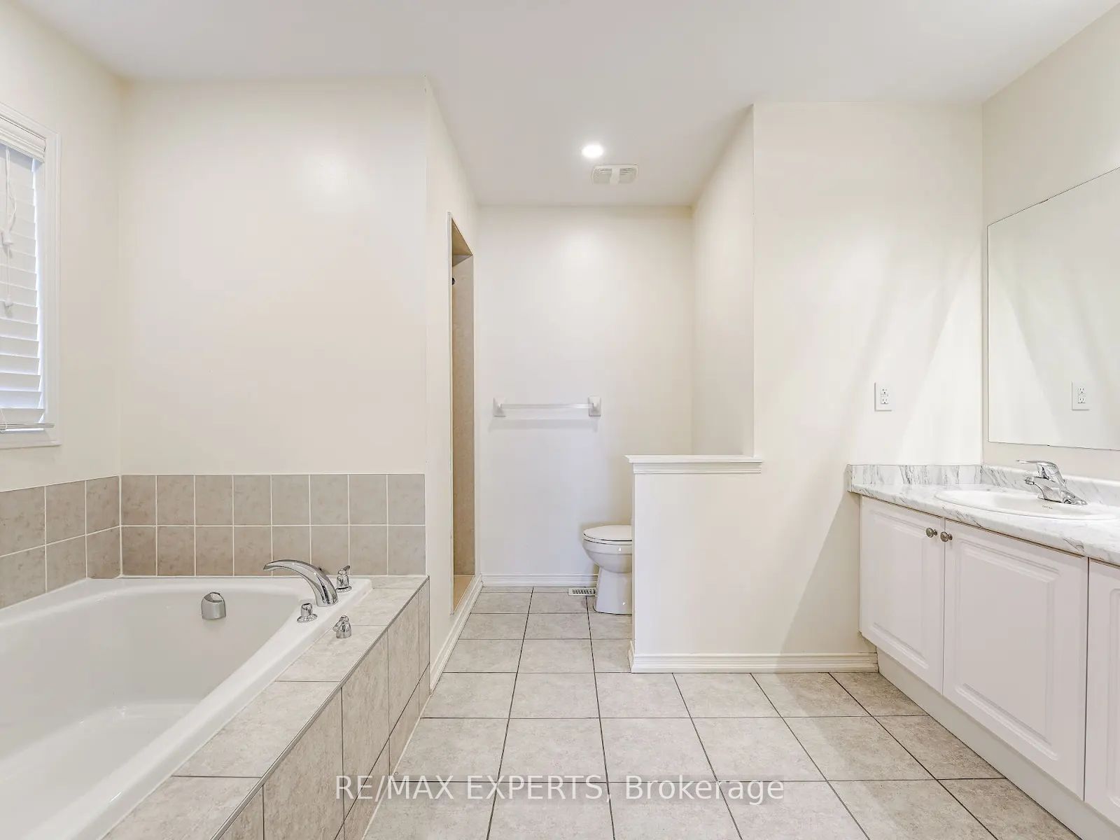 71 Turnerbury Avenue Property Photo 38