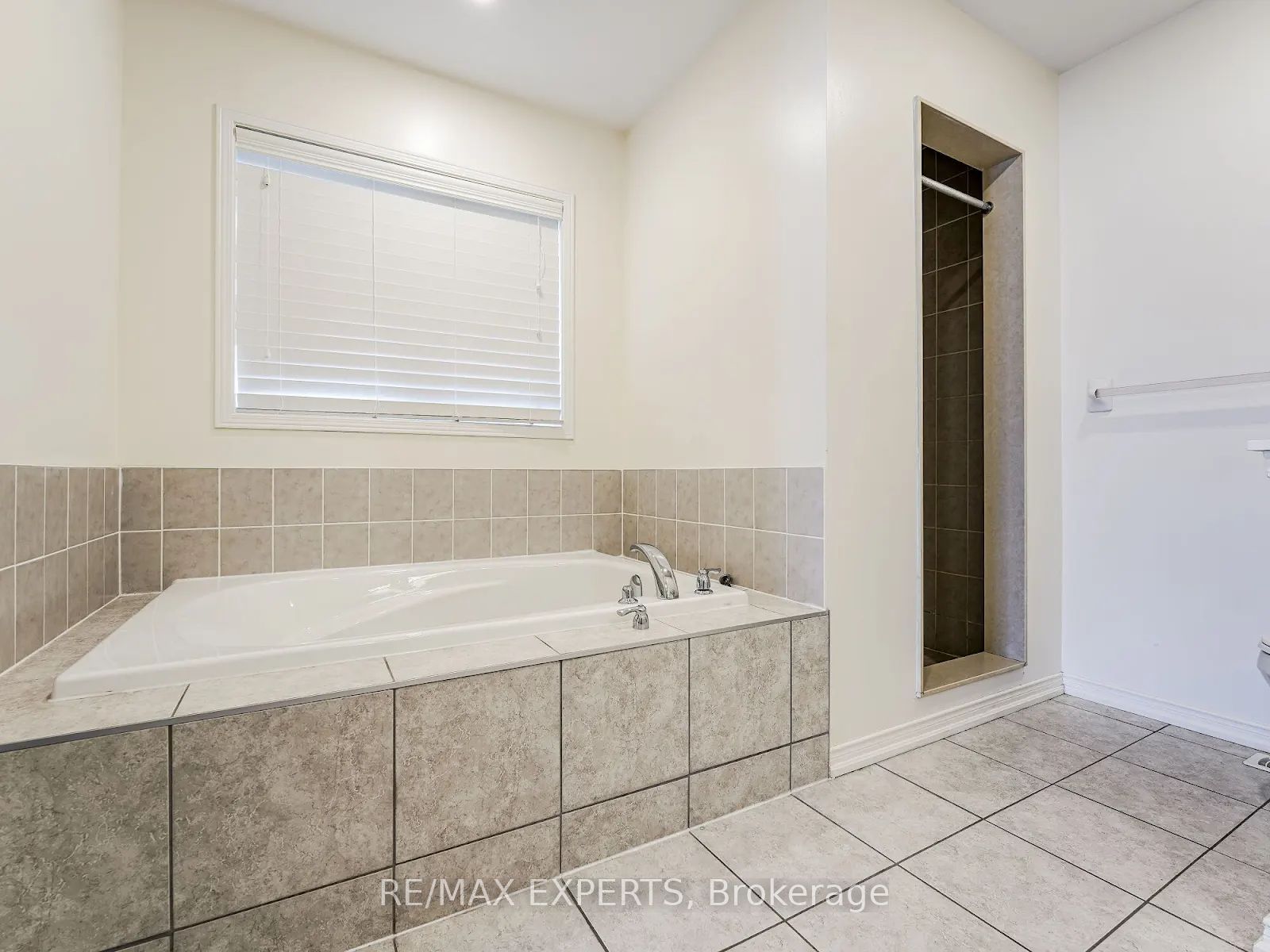 71 Turnerbury Avenue Property Photo 40