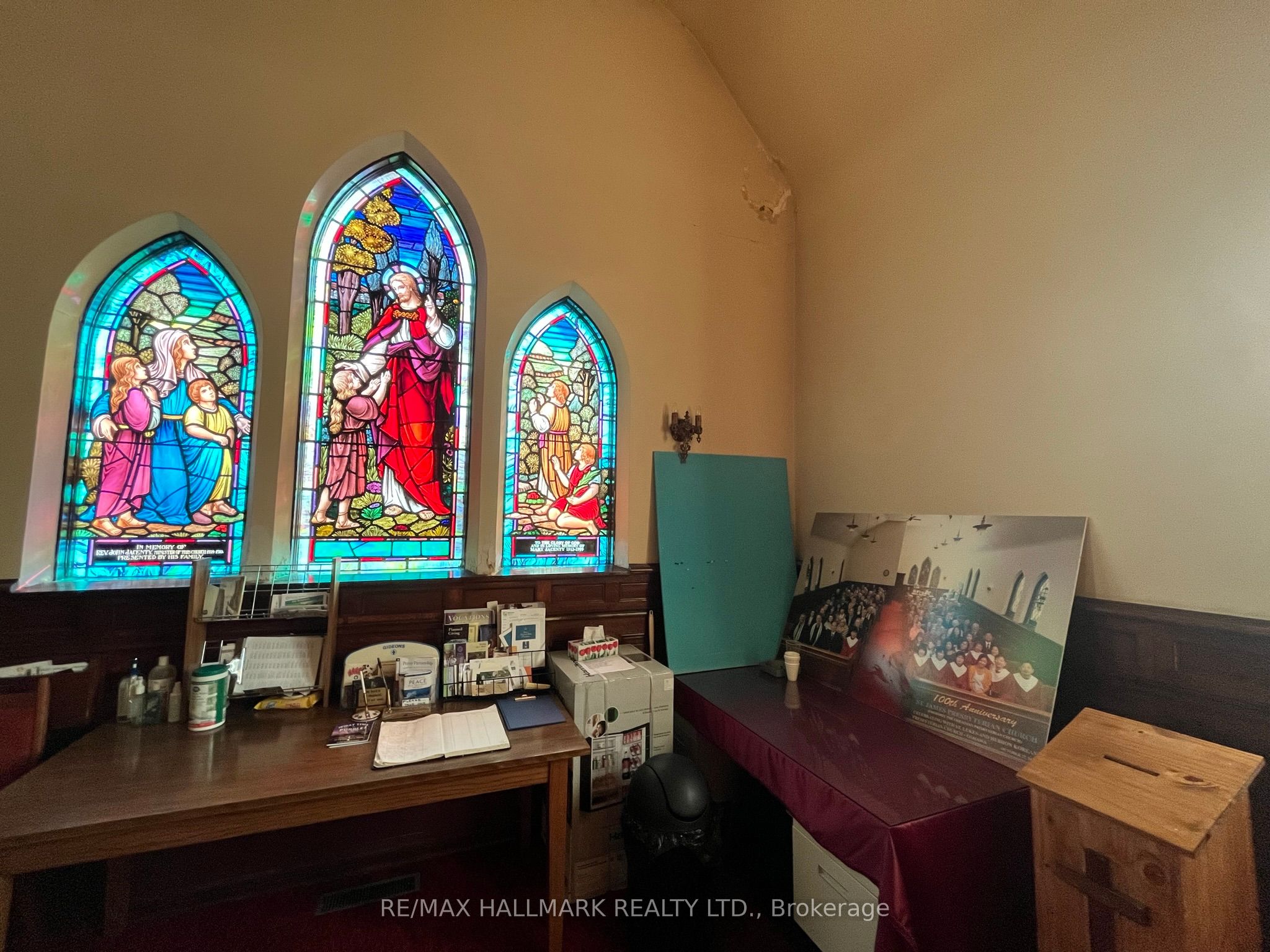 490 Simcoe Street Property Photo 6