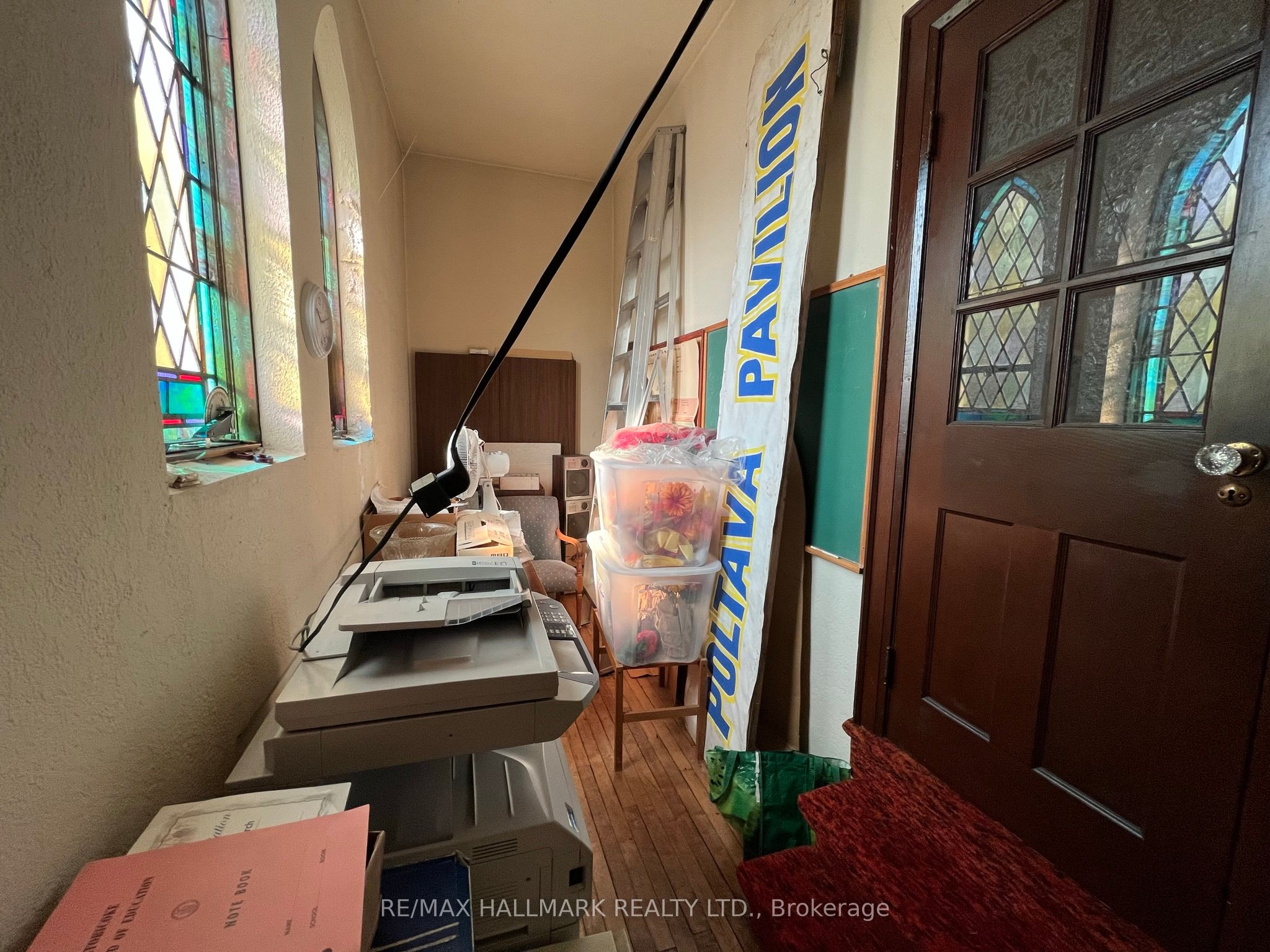 490 Simcoe Street Property Photo 11
